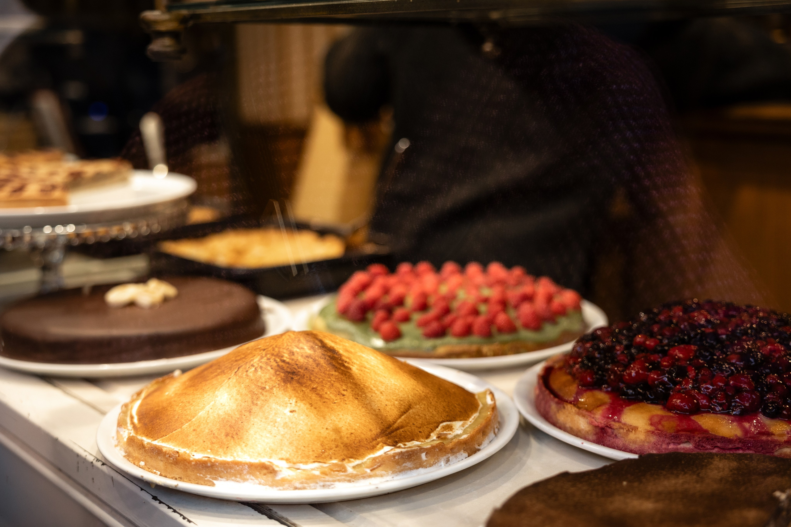 Christmas maternity photo session in Toulouse. Eugenie Smirnova — wedding, corporate and lifestyle photographer in Toulouse and Southwest France