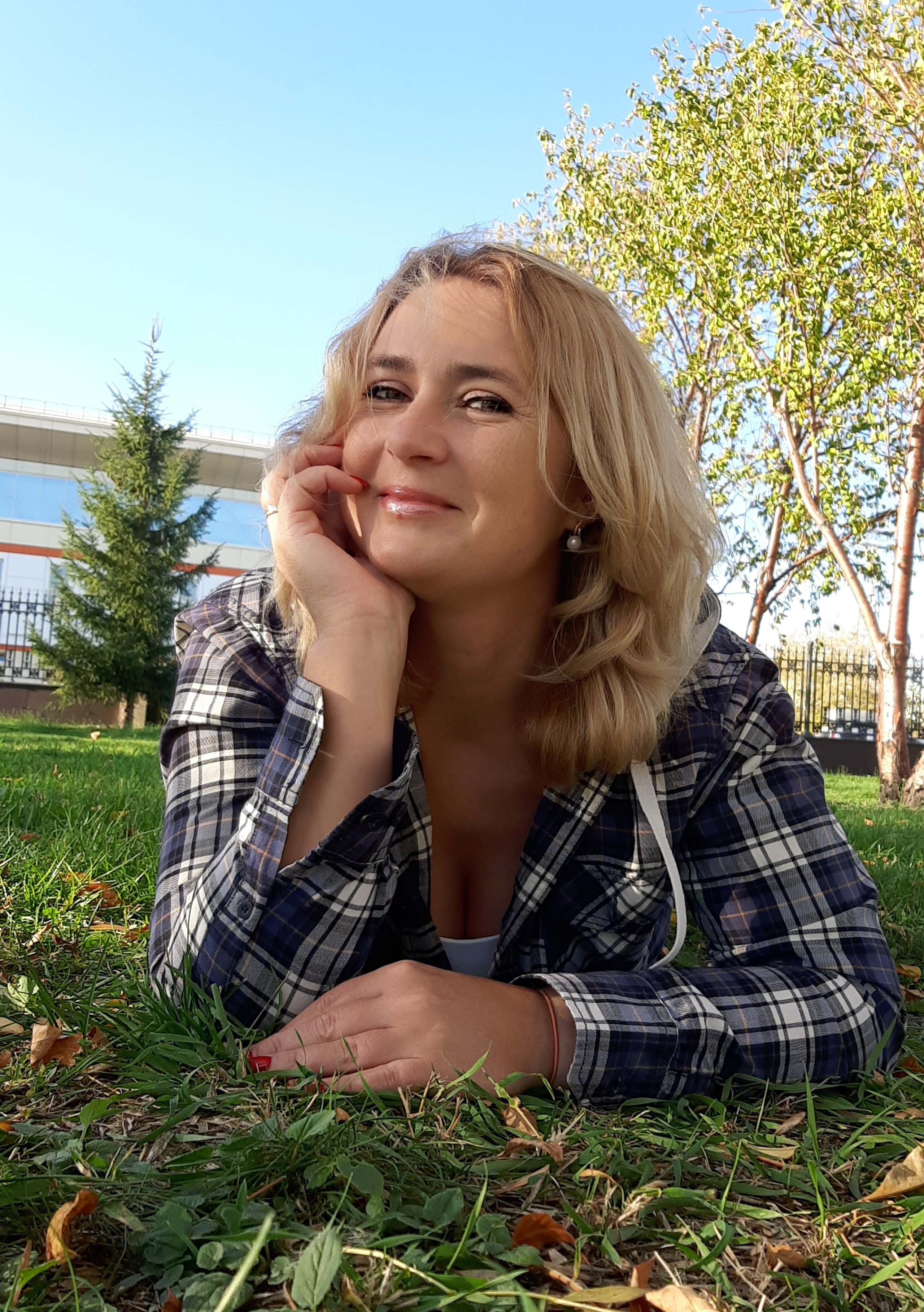 Portraits. Online/offline mobile photographer from Australia Olga Conacher