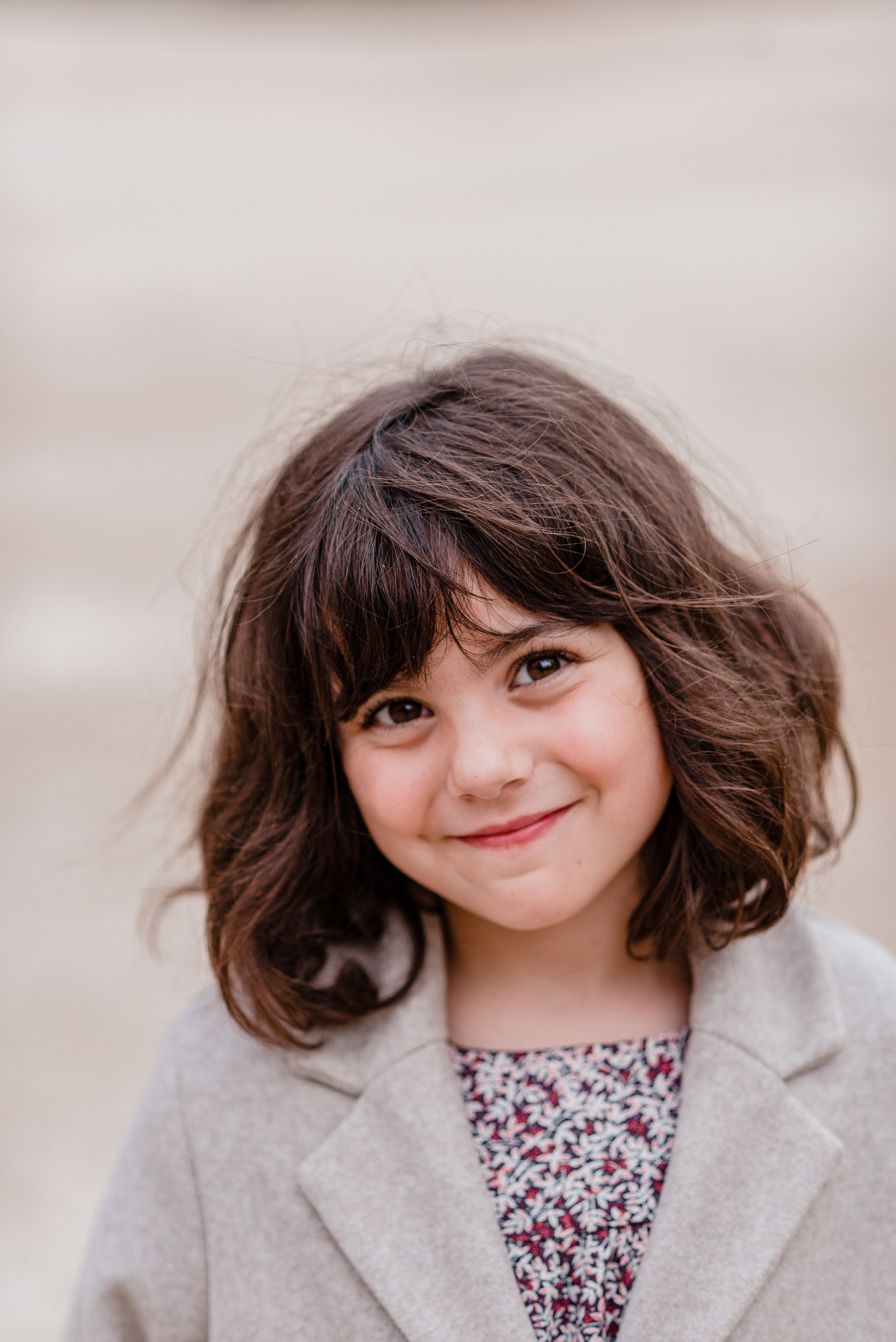 Family session in Luxembourg Gardens. Ksenia Marchand/ Lifestyle photographer in Paris