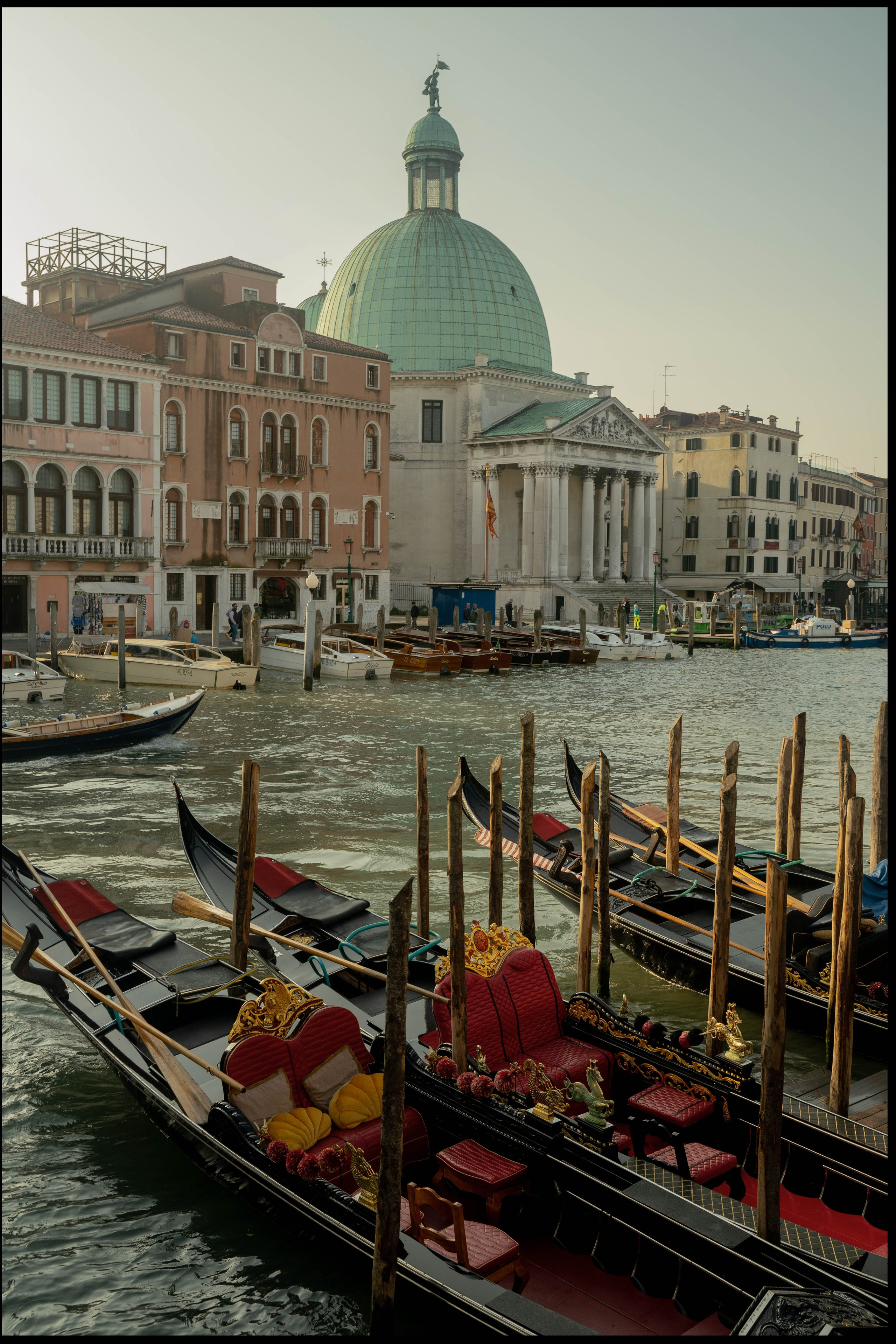 Benetki 2024. Fotografinja in videografinja Mariia Bortiakova iz Slovenije: fotografiranje dogodkov, portretov in snemanje videov po vsej Sloveniji