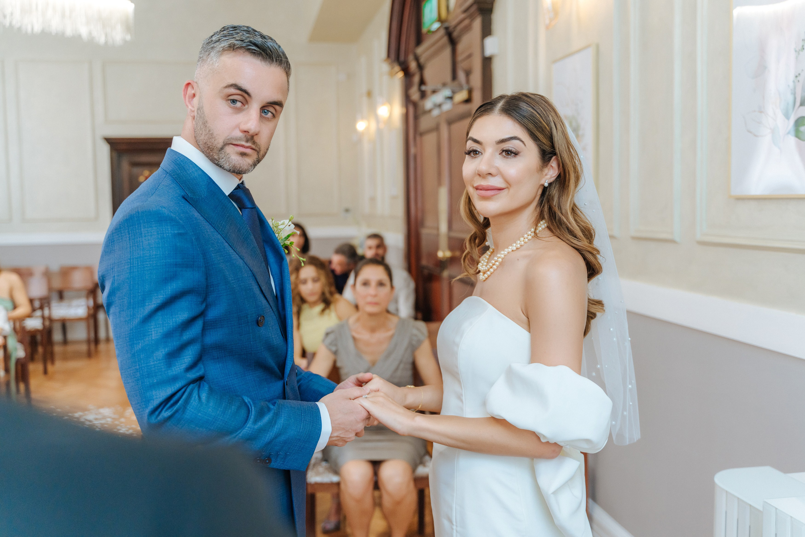 Civil ceremony at Chelsea Old Town Hall,  Wedding in Chelsea, Wedding in London,  wedding photographer in Chelsea, wedding photographer in London