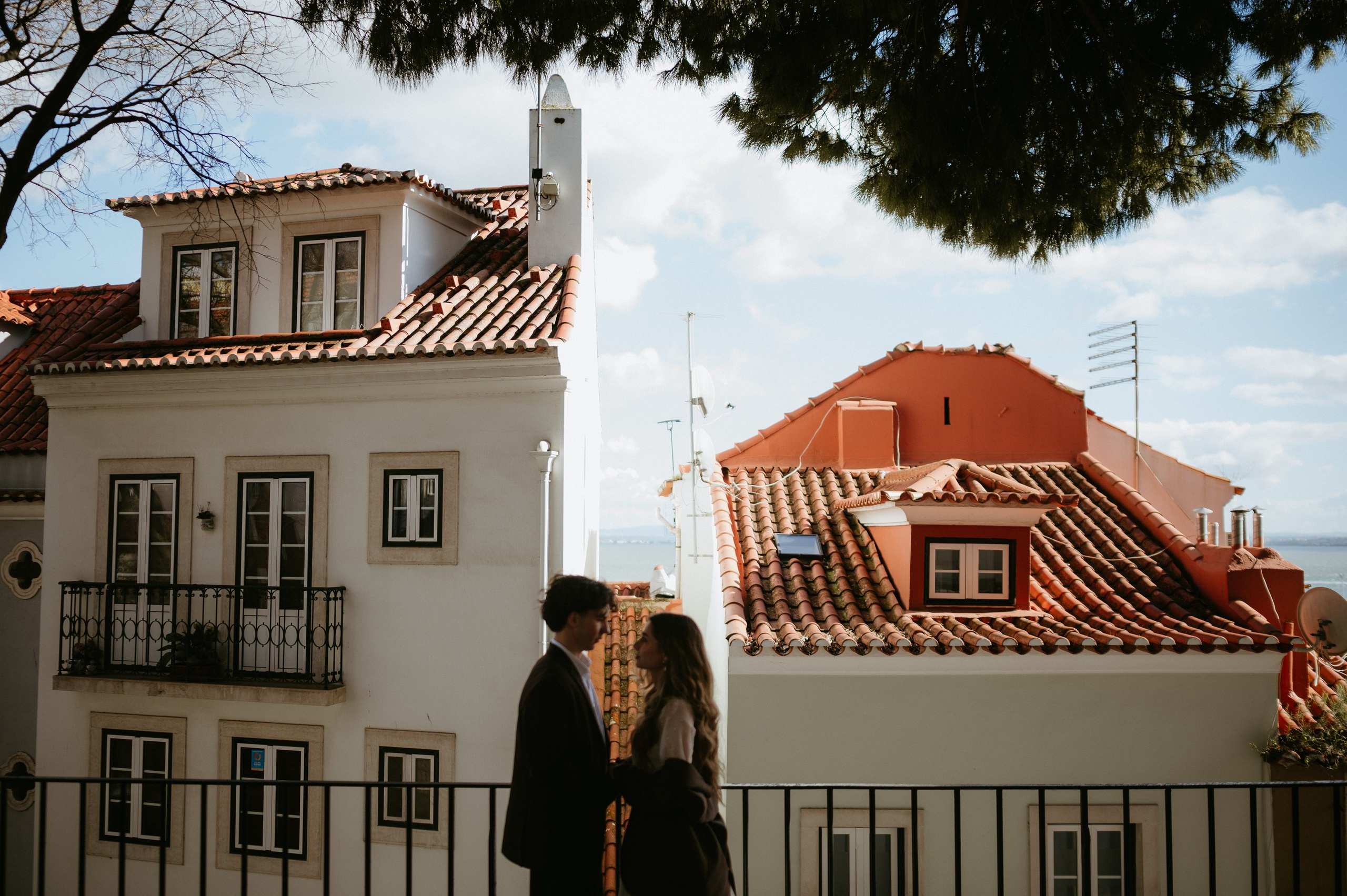 Ședință foto romantică în Lisabona – Inspirație pentru fotografiile de nuntă. Valentin Melen - fotograf de nunta 🤍