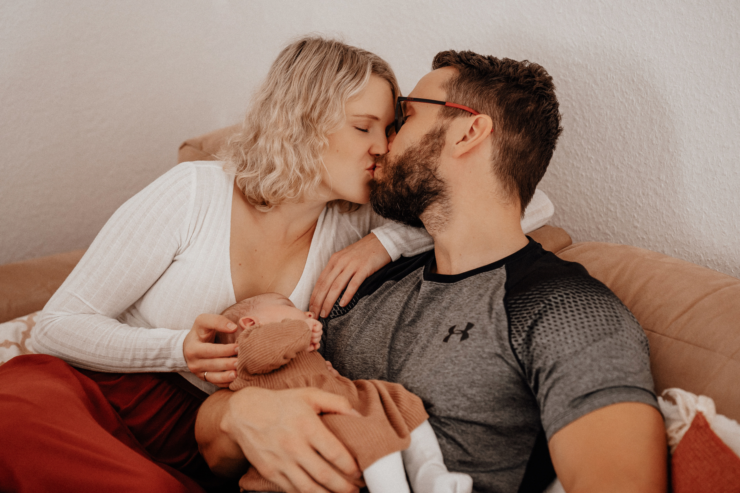 Homestory,  Newbornhomestory, Newborrn zu Hause, Fotoshoting mit Baby zu Hause, Fotografie Gründau 