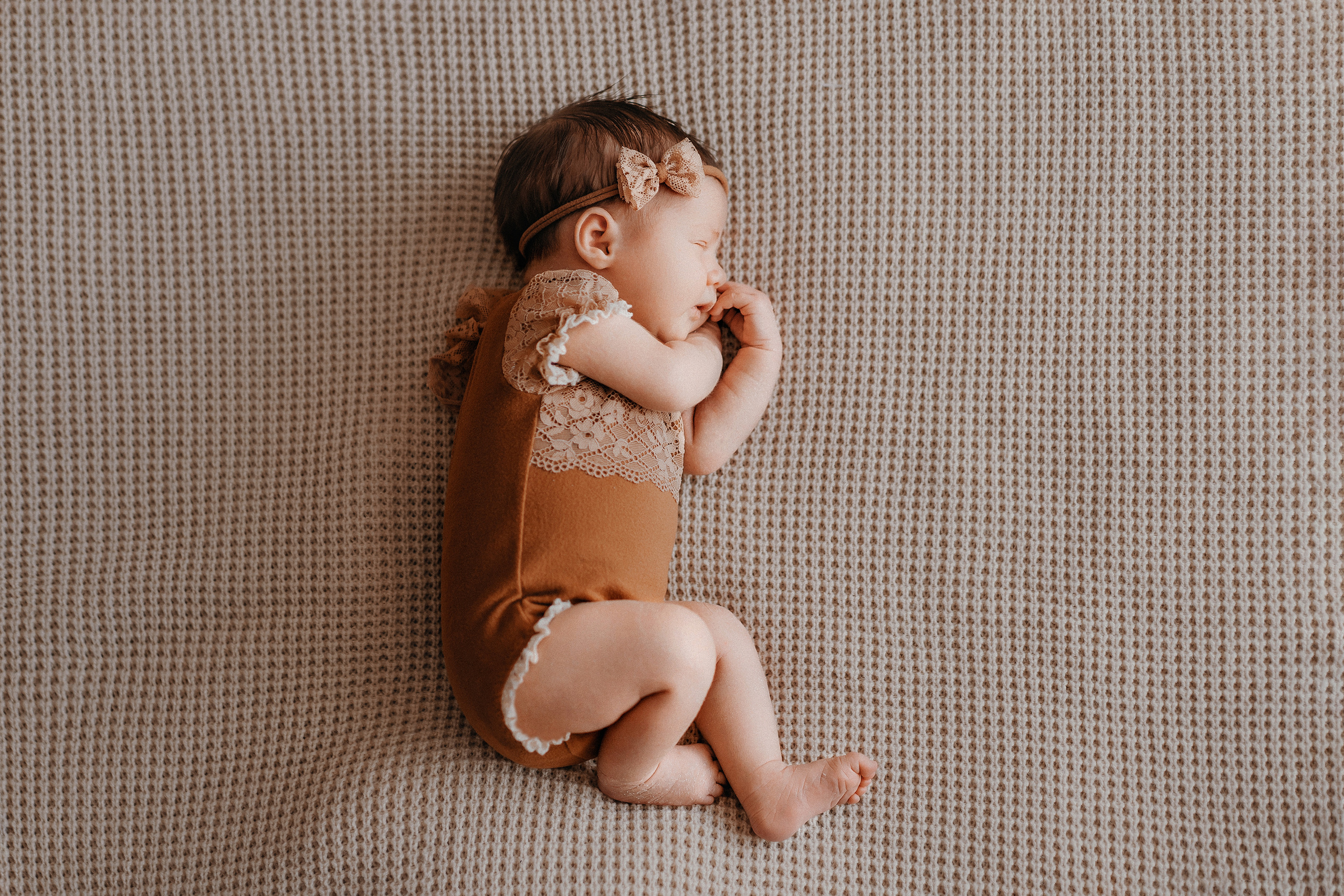 Homestory,  Newbornhomestory, Newborrn zu Hause, Fotoshoting mit Baby zu Hause, Fotografie Gründau 