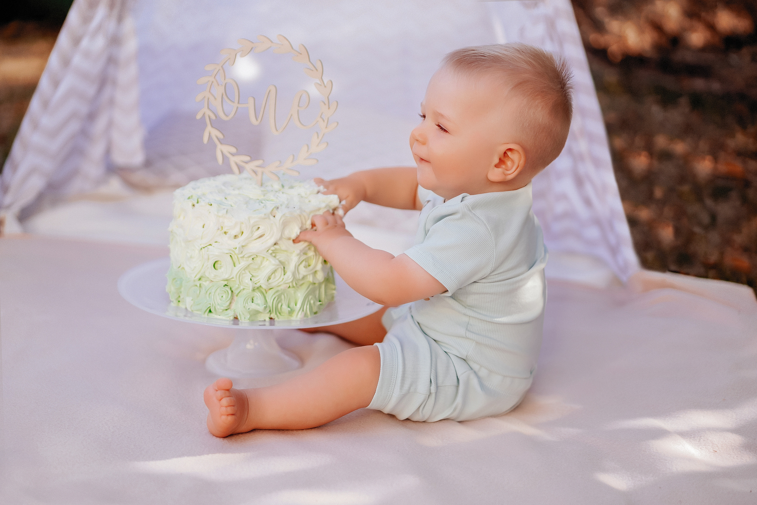 Loving family in summer. Portraitfotografie in Gründau Elena Ohnstedt