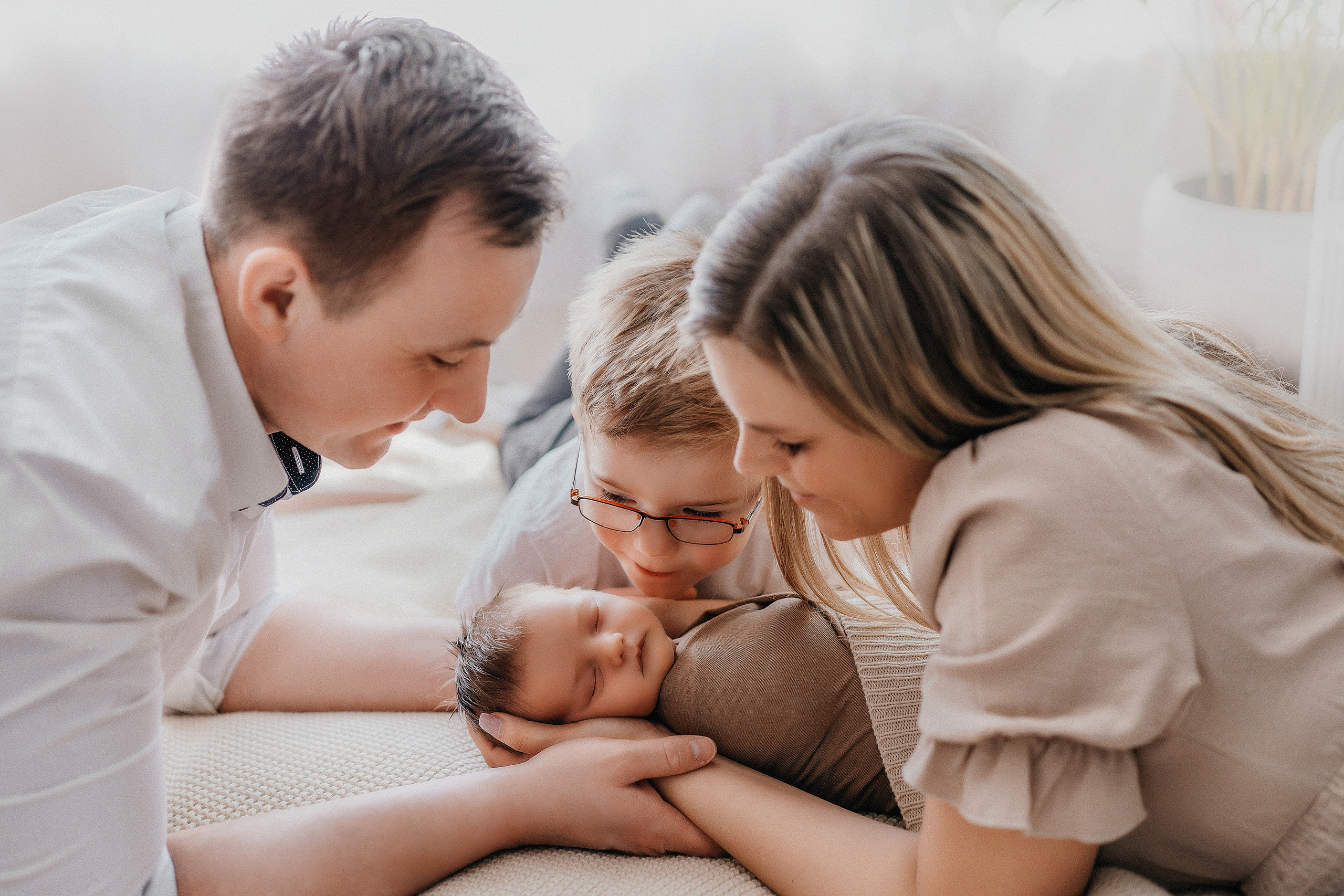 Homestory,  Newbornhomestory, Newborrn zu Hause, Fotoshoting mit Baby zu Hause, Fotografie Gründau 