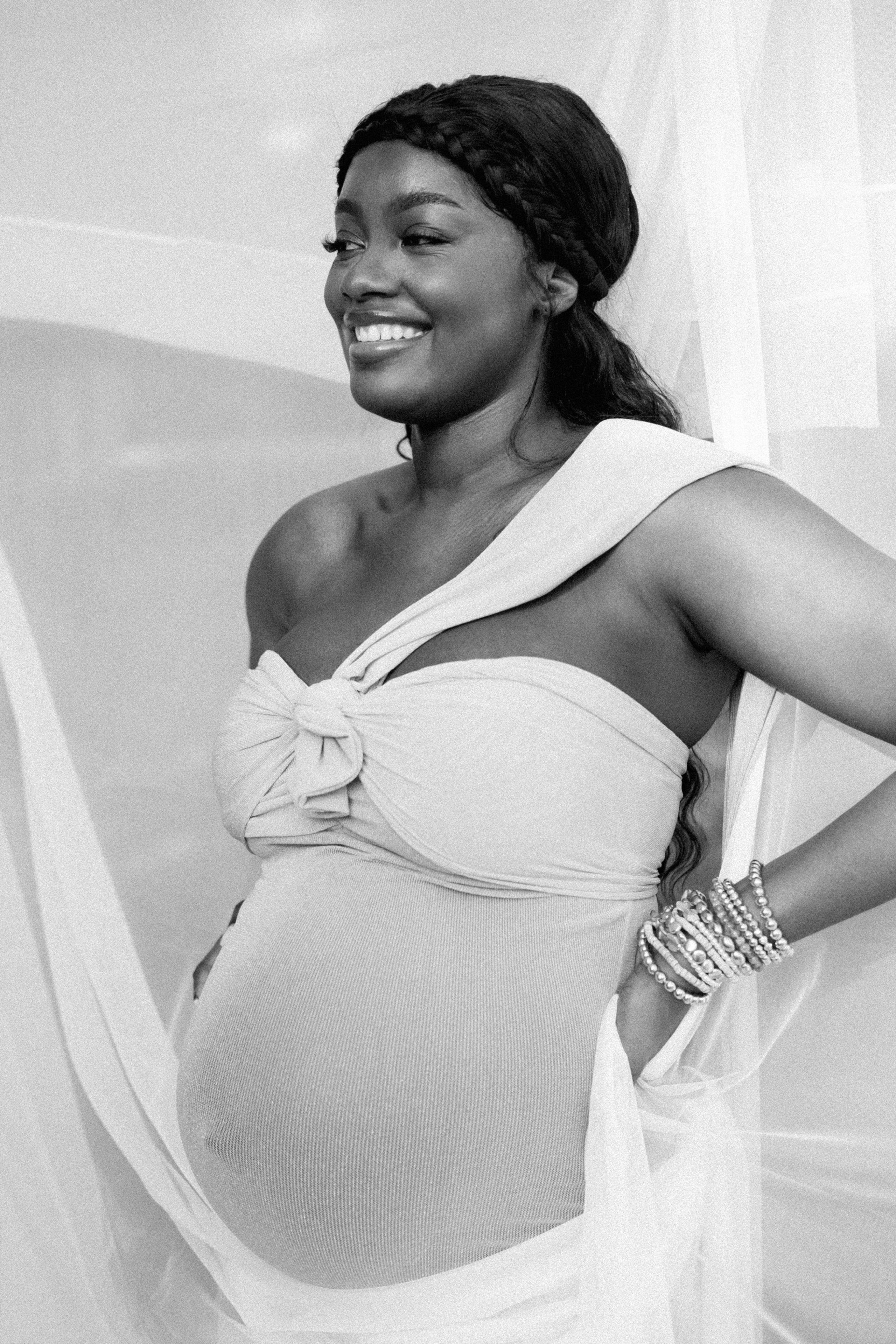 Maternity Photography Portfolio | Artistically capturing pregnancy in Richmond, VA. Family Photographer Anna Dobrovolskaia | Richmond, VA