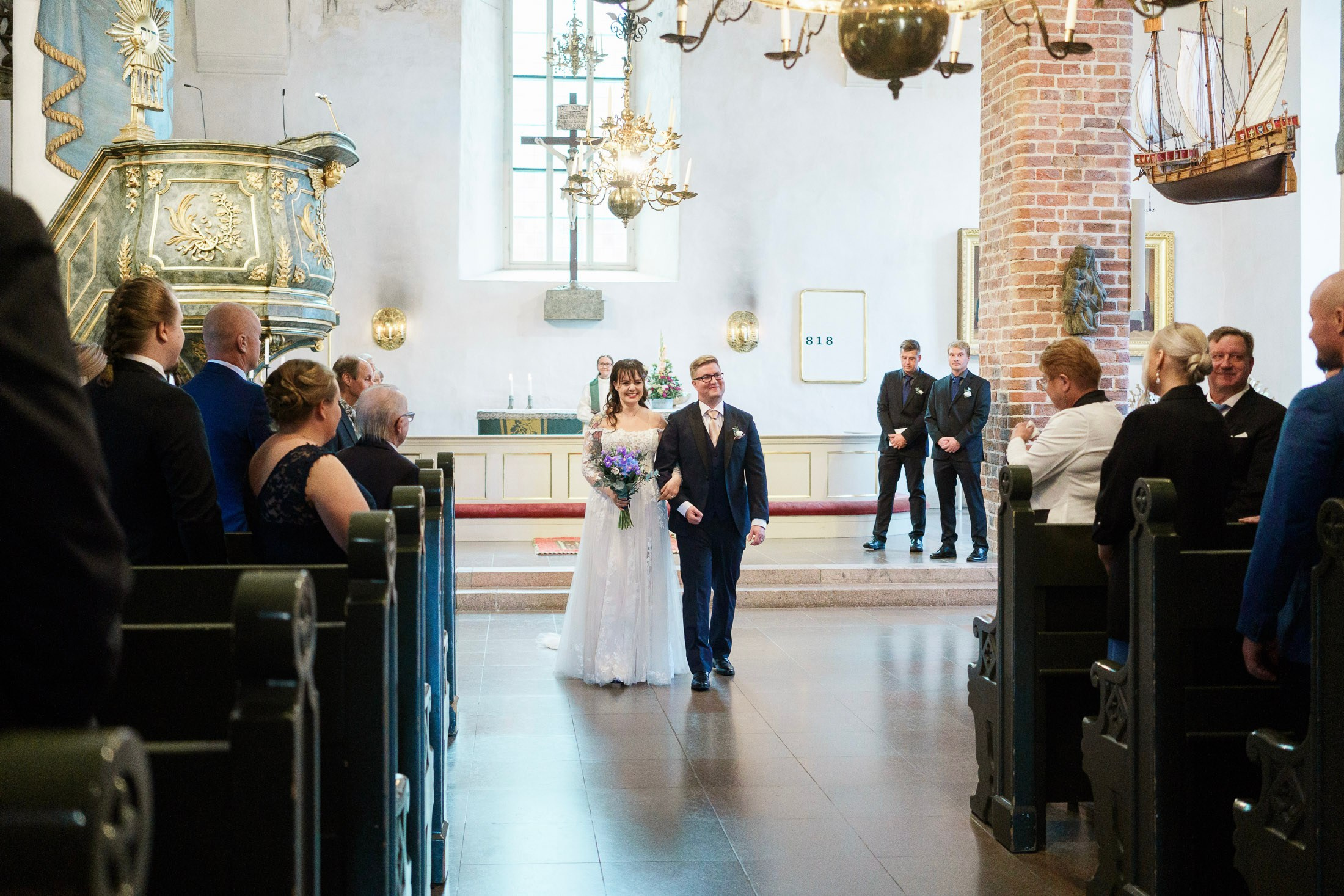 S&J, hääkuvaus Porvoon Tuomiokirkko ja Levinin kellari