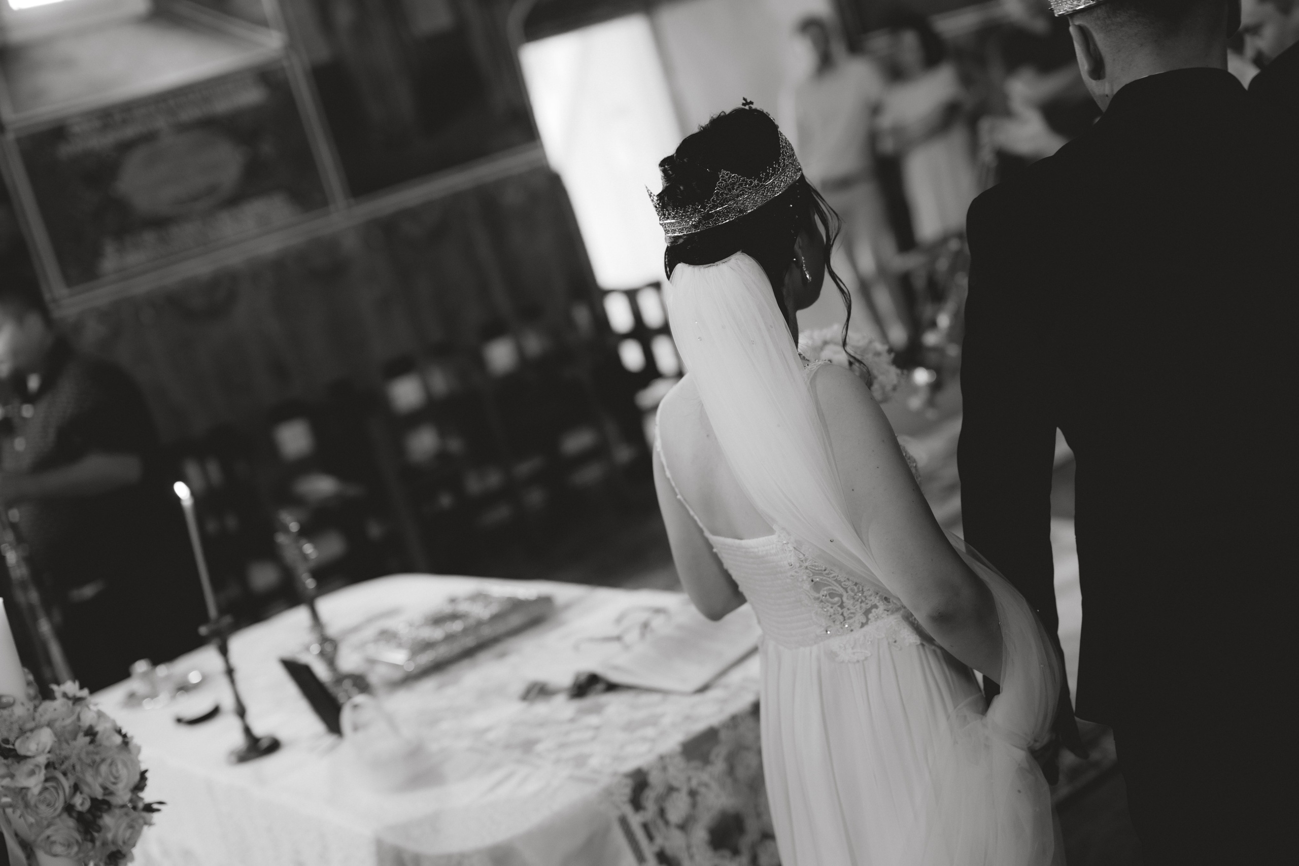 Fotograf profesionist de nuntă. Cu o abordare creativă și tehnici unice, spunem povestea voastră prin imagini pline de iubire și naturalețe. Descoperă arta fotografiei de nuntă . Fotograf Iasi, fotograf de nunta Suceava. Fotografii de nuntă. Pachet fotografii de nuntă. Fotograf Iasi, fotograf Suceava, fotograf Botosani, fotograf Romania. Servicii foto nuntă. Servicii foto-video.