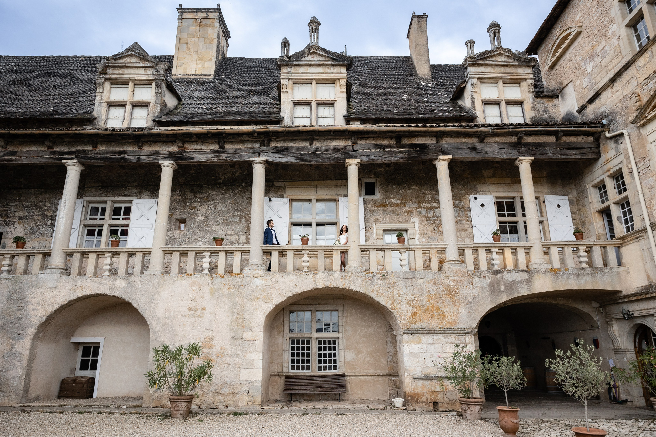 Mariage au château français. Elopement au Château de Cénevières. Eugénie Smirnova — Photographe à Toulouse et dans le Sud-Ouest