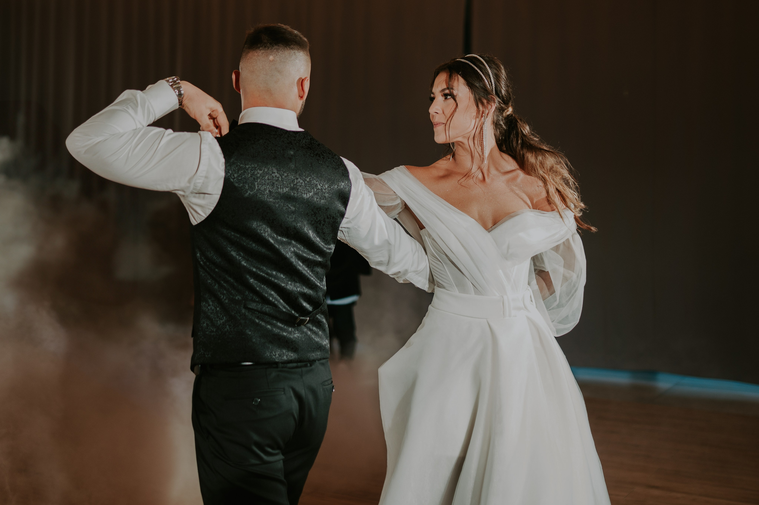 Sala Koralowa w Jaworzu: Opowieść o ślubie Nikoli i Kacpra. Karkowskafoto - fotografia miłości