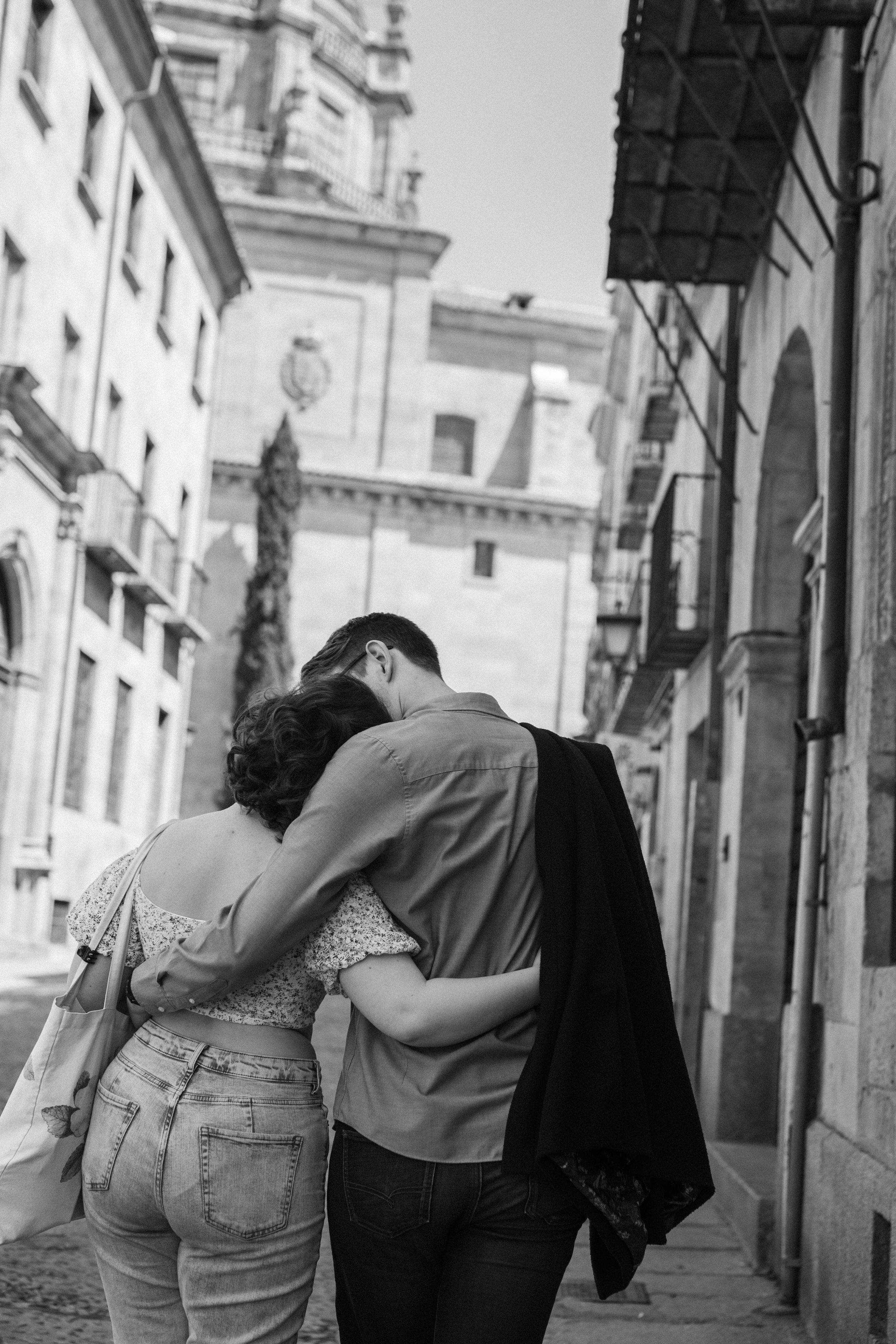 Romantic portrait session Spain. Photographer in Madrid, Spain. Alyona Belyaninova