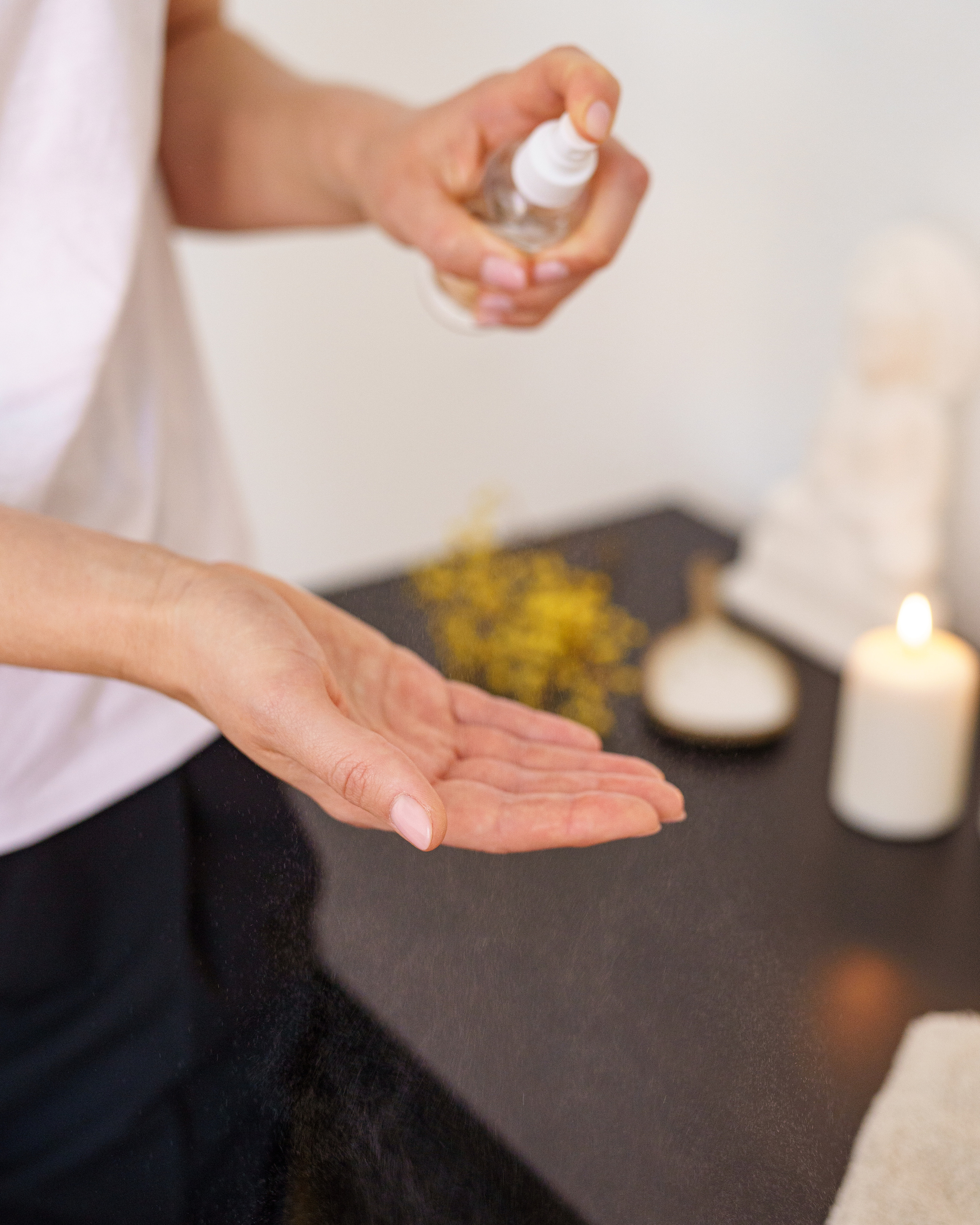 Creative content photography for businesses. Photos for massage therapist.  LinkedIn headshot Madrid. Photographer in Madrid, Spain. Alyona Belyaninova