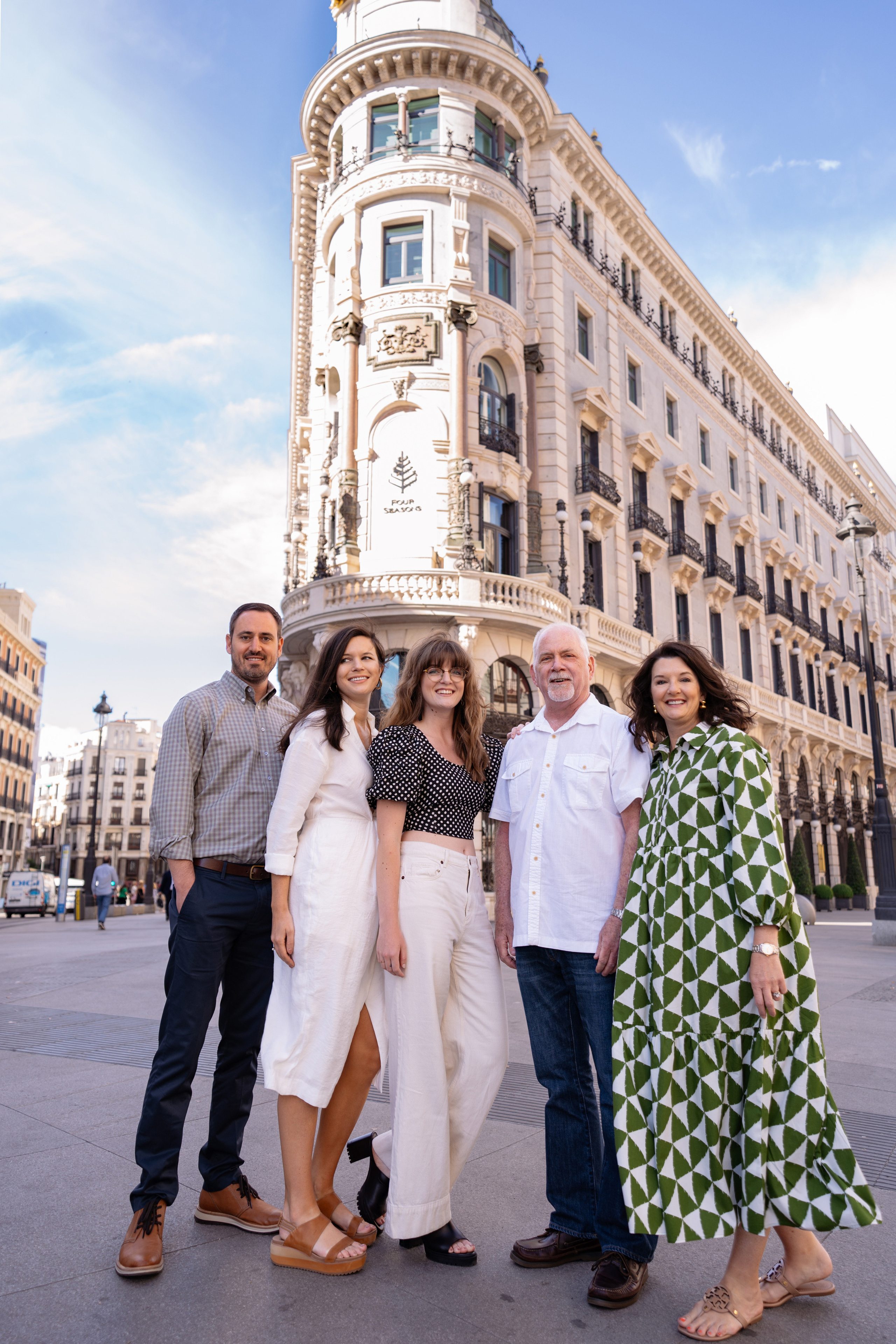 Family vacations photo session in Madrid. Photographer in Madrid, Spain. Alyona Belyaninova