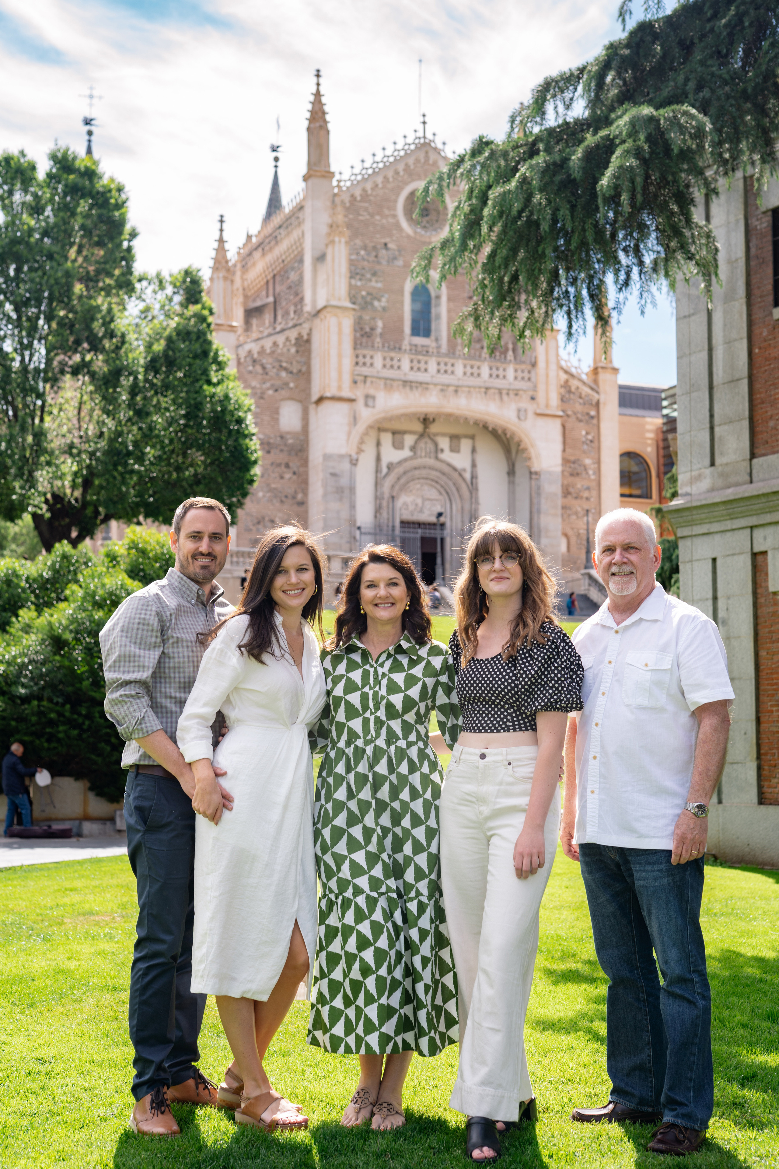 Family vacations photo session in Madrid. Photographer in Madrid, Spain. Alyona Belyaninova
