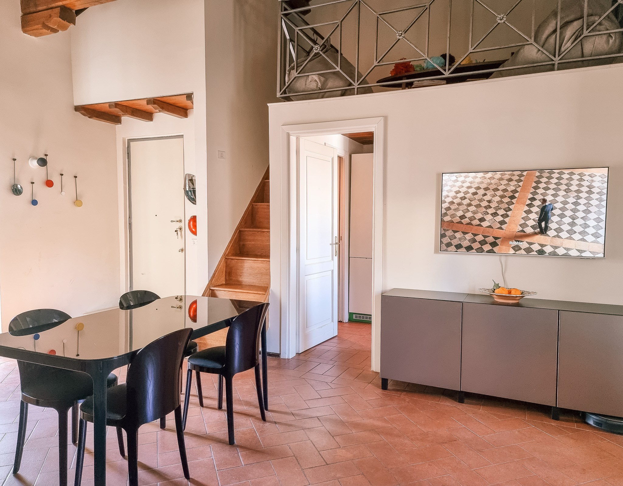 Borgo Pio Penthouse. Elizaveta Razumova: Cinematic Photography for Love, Weddings, Portraits & Brands