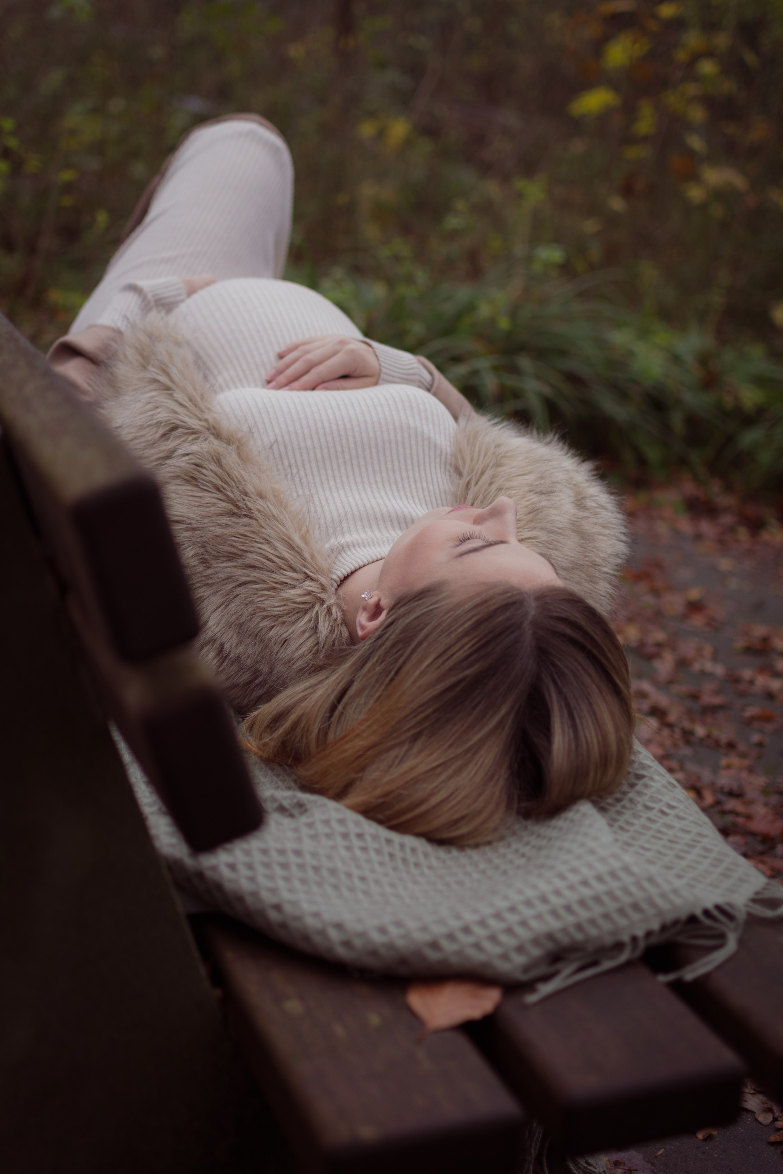 Hayley. Maternity Newborn and Family photographer Hamburg Claire Hambley