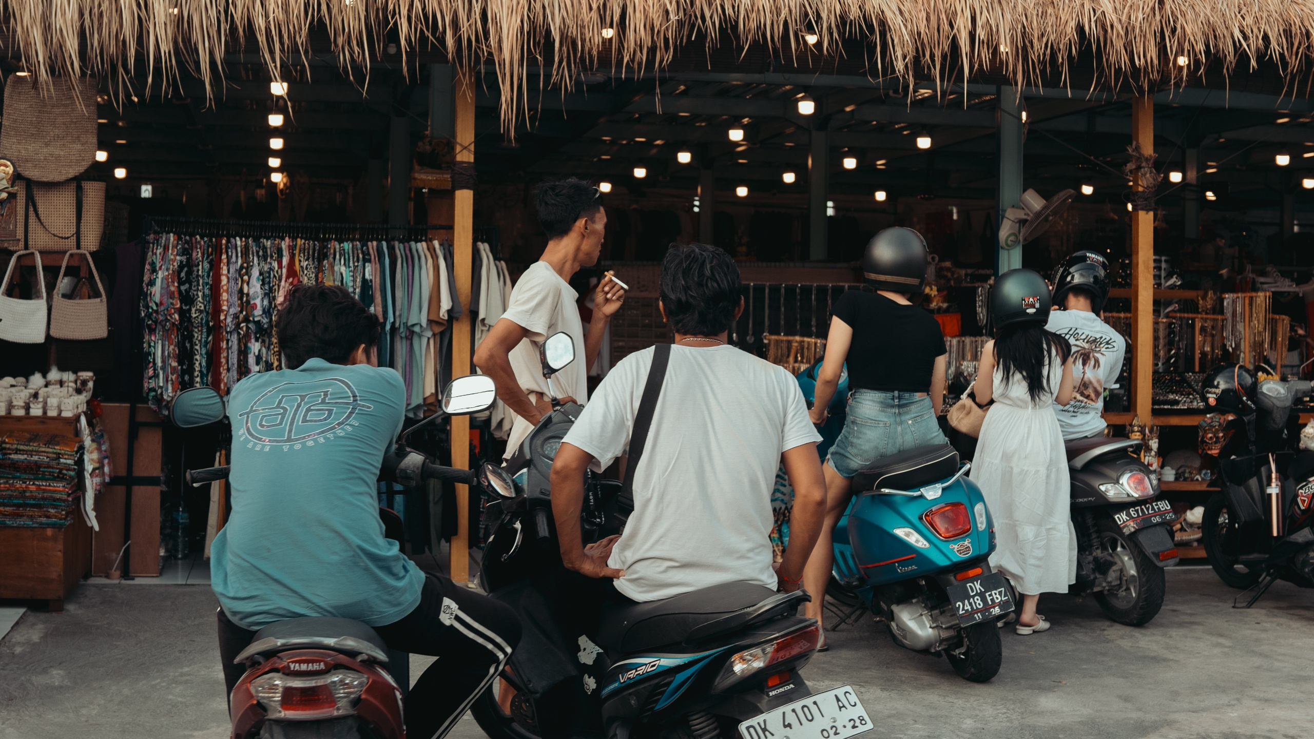 Roaming. Mike Avelli