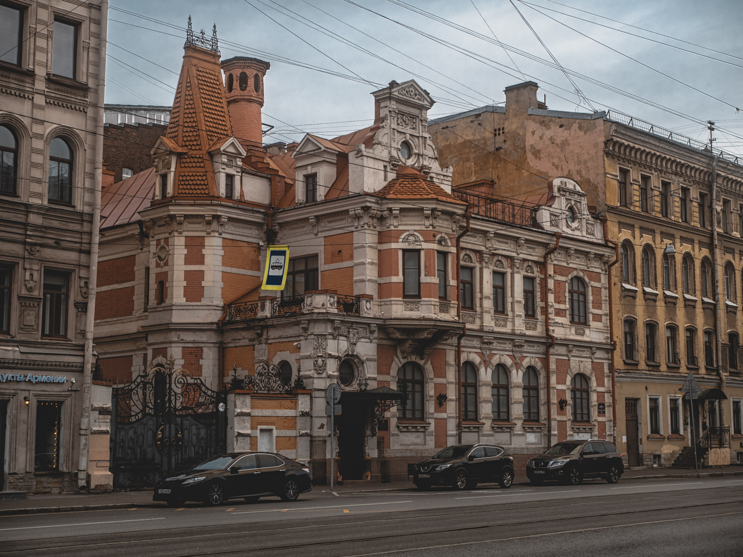 Saint-Petersbourg. Photographe sur Cote d’Azur. Portraits de familles, couples, enfants, événements