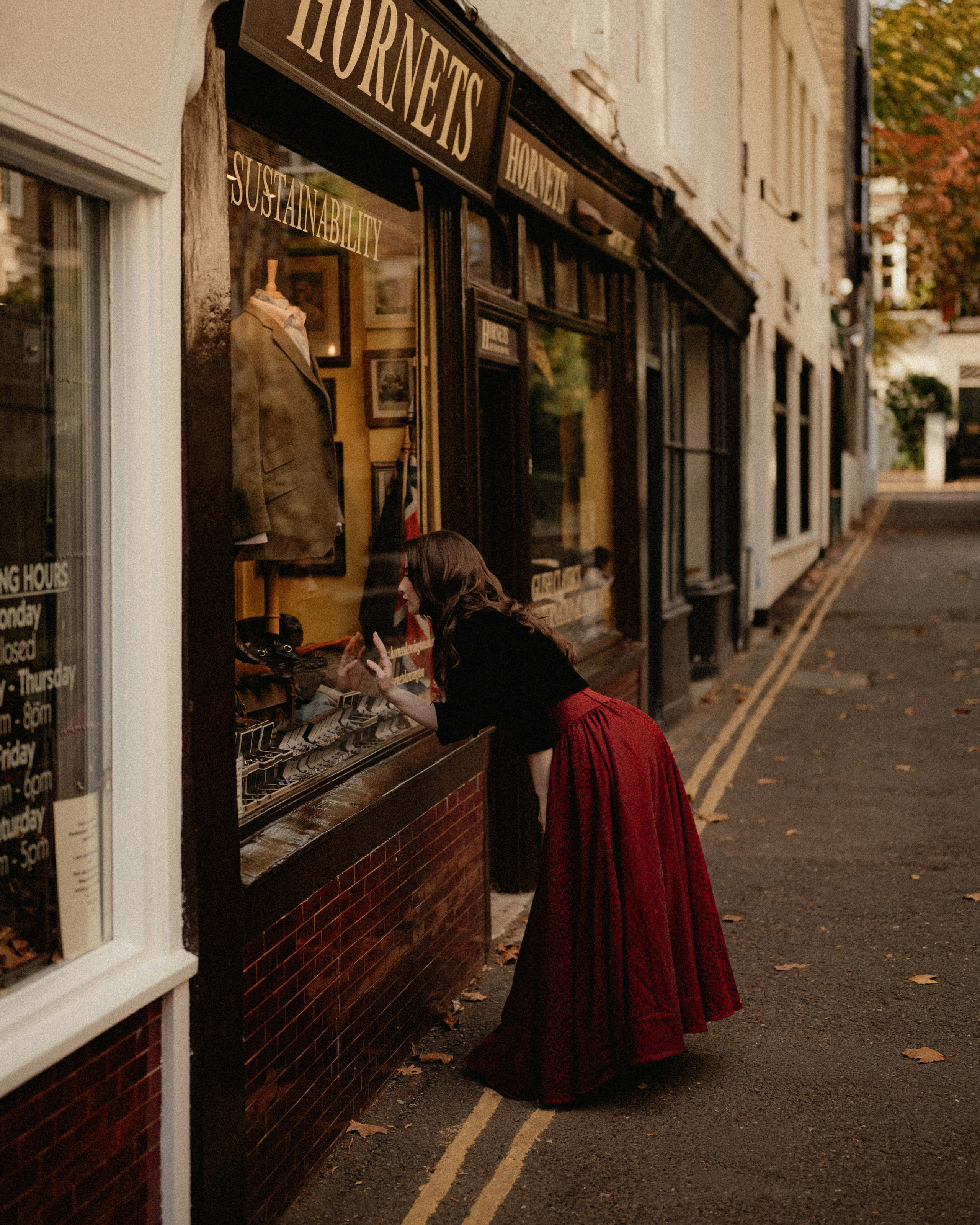 Autumn Vintage Photoshoot in London Kensington. Moth & Moss Photography