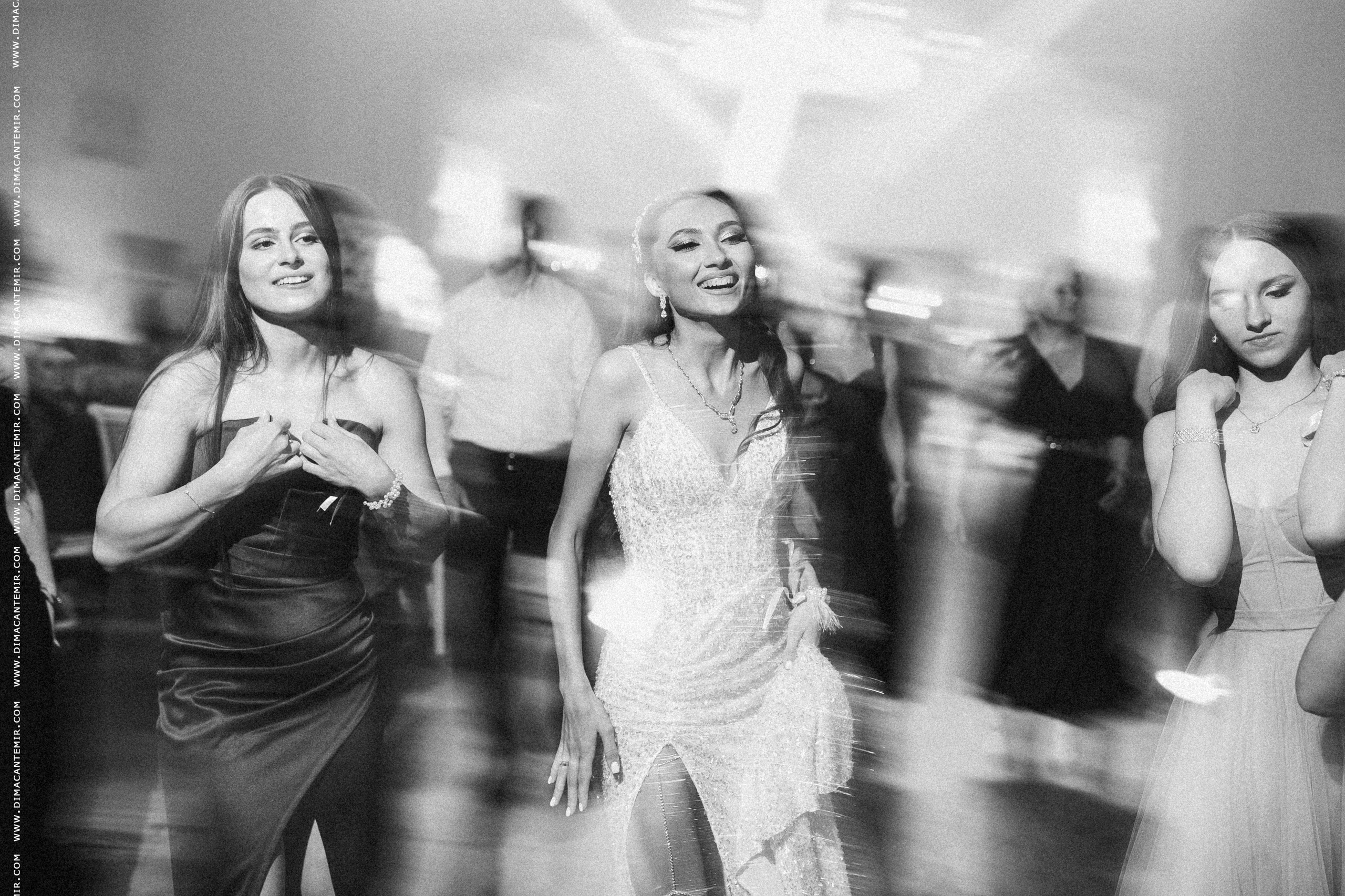 MIHAIL + SABINA | Grand Élysée. Fotograf de nuntă în Chisinau, Moldova. Poze și Video Comerciale