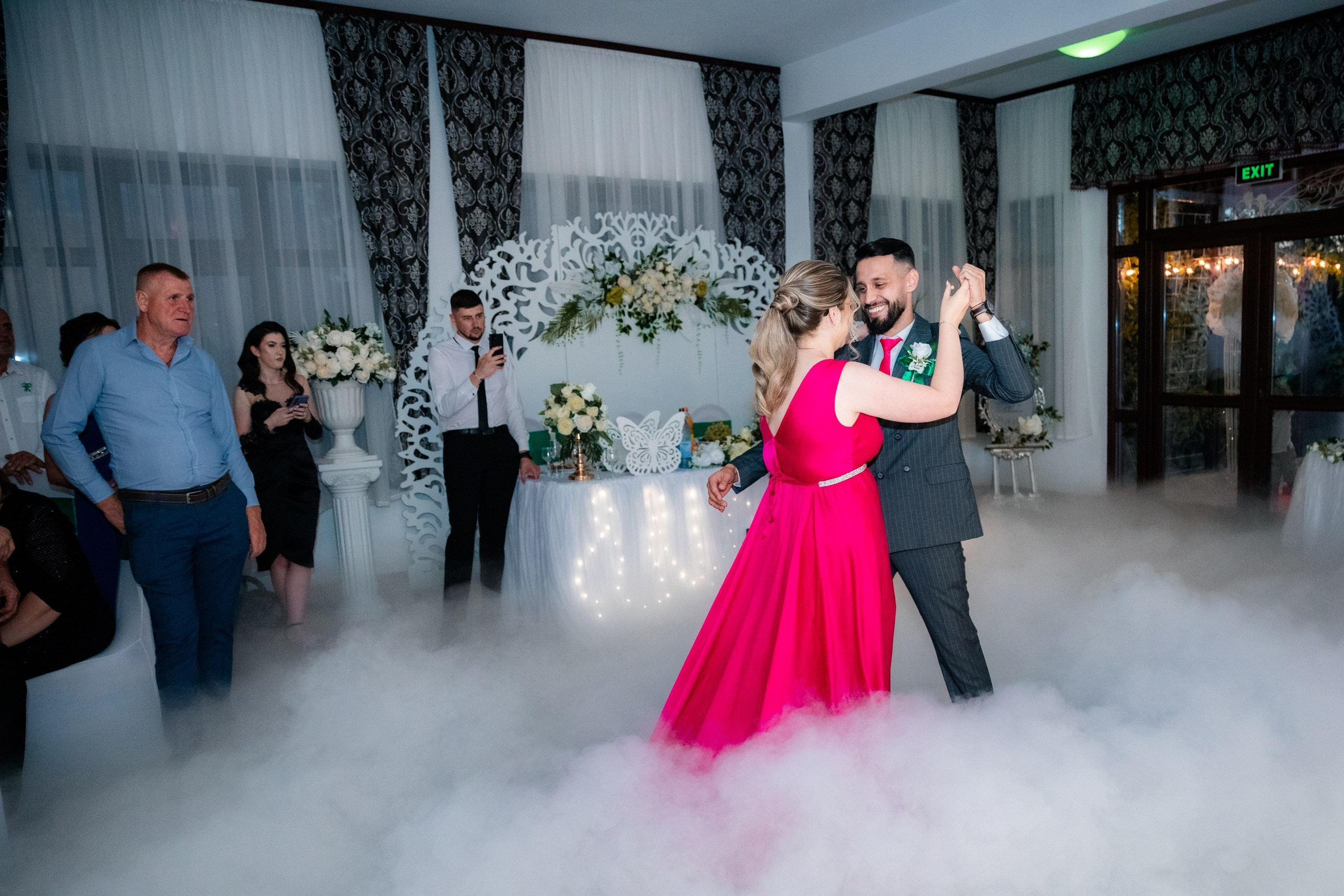 servicii foto. servicii foto Botoșani. servicii foto video Botoșani. fotograf nunta. fotograf evenimente. fotograf nunta Botoșani. Alin chirila. Alin chirila fotograf. Alinofotostudio.- Mire și mireasă – Sergiu & Liliana – ziua nunții, 2024  - Emoții în ziua nunții – Sergiu și Liliana  - Dansul mirilor – fotografie artistică nuntă 2024  - Sedinta foto romantică în natură – Sergiu & Liliana  - Rochia de mireasă și detalii de nuntă elegante