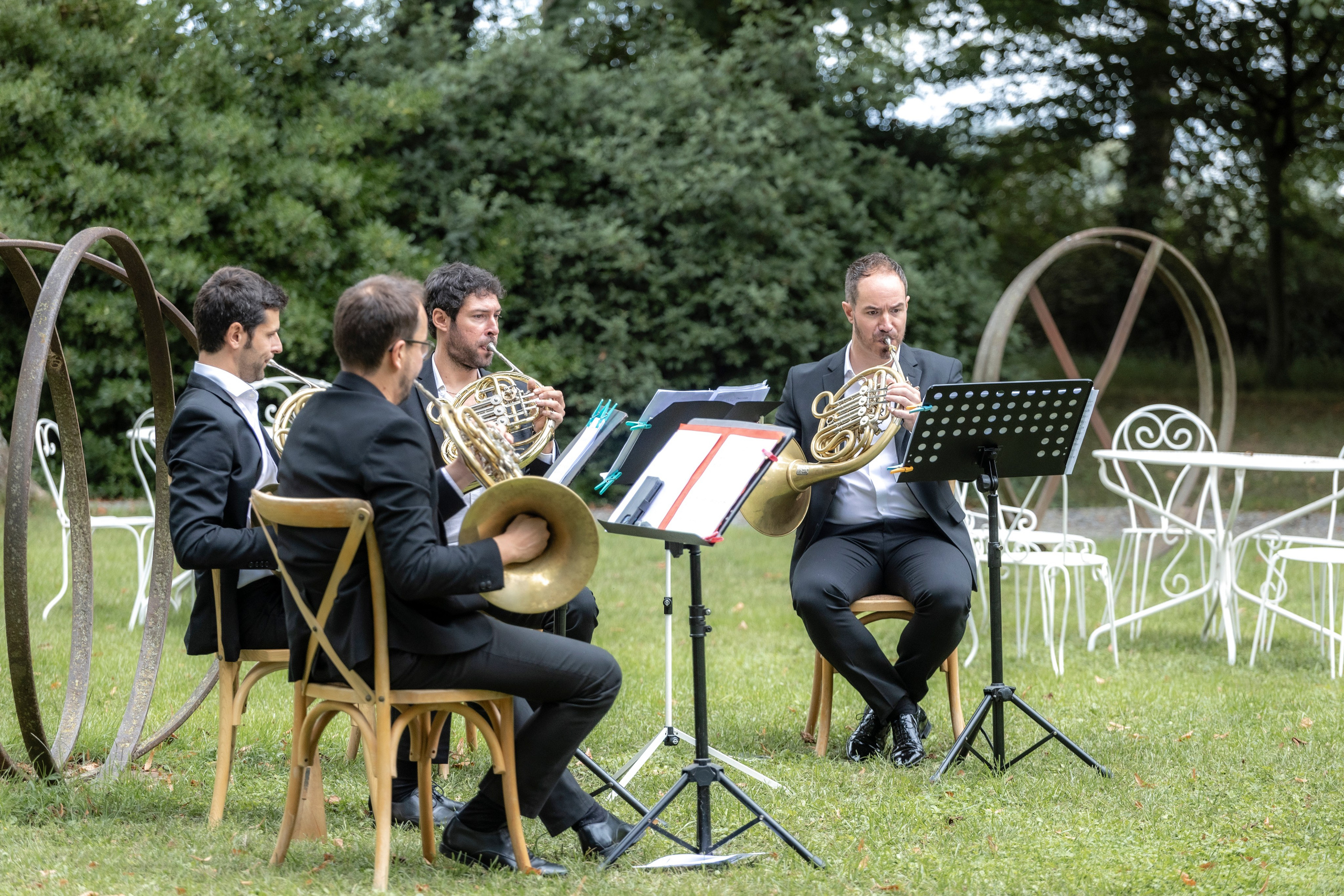 Liliana & Michel — an intimate musical wedding at Château La Commanderie, Plaigne. Евгения Смирнова — фотограф в Тулузе и юго-западной Франции