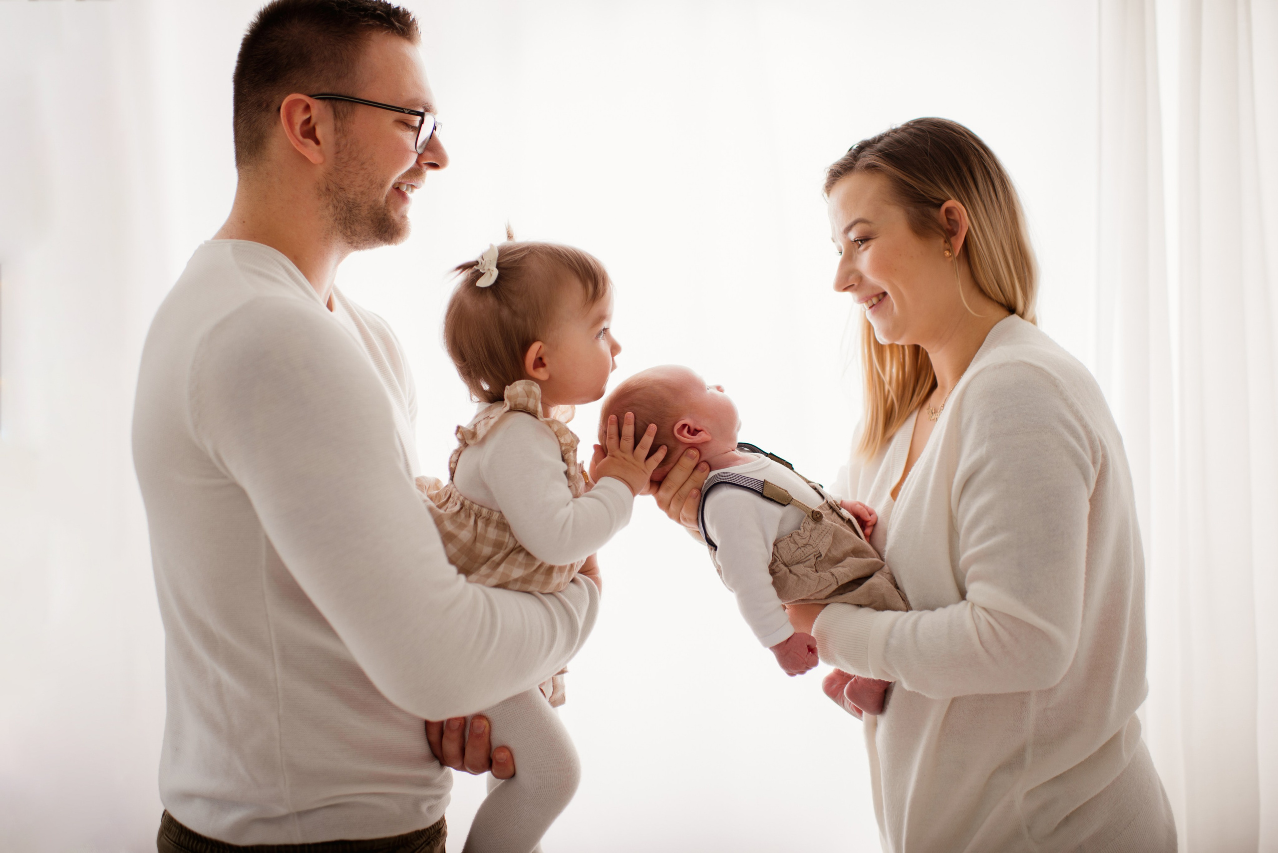 White dream. Michalina Dzianach Wedding Photographer Iceland