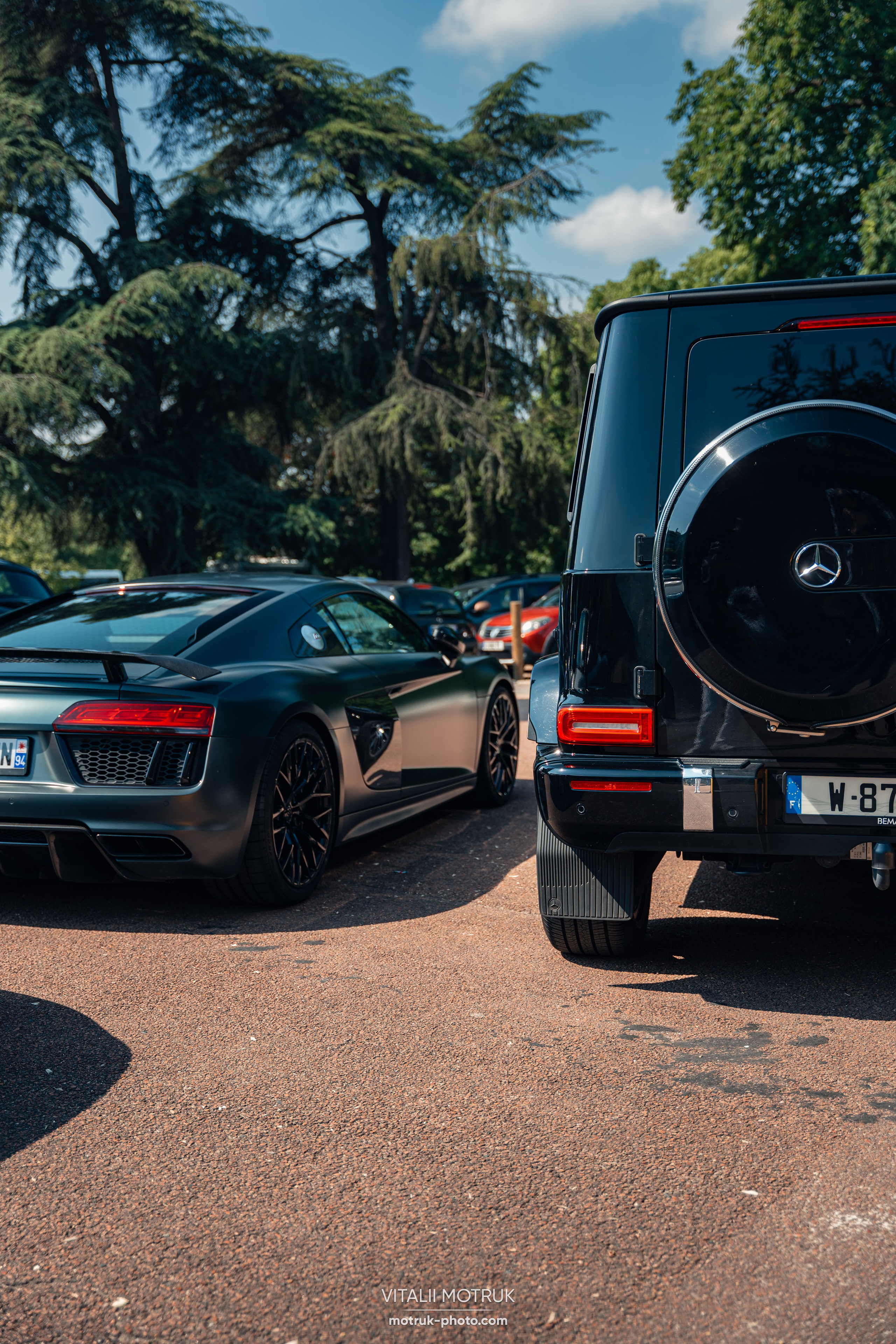 Rassemblement Auteuil 20 mai 2024. Photographe de voitures à Paris — Vitalii Motruk