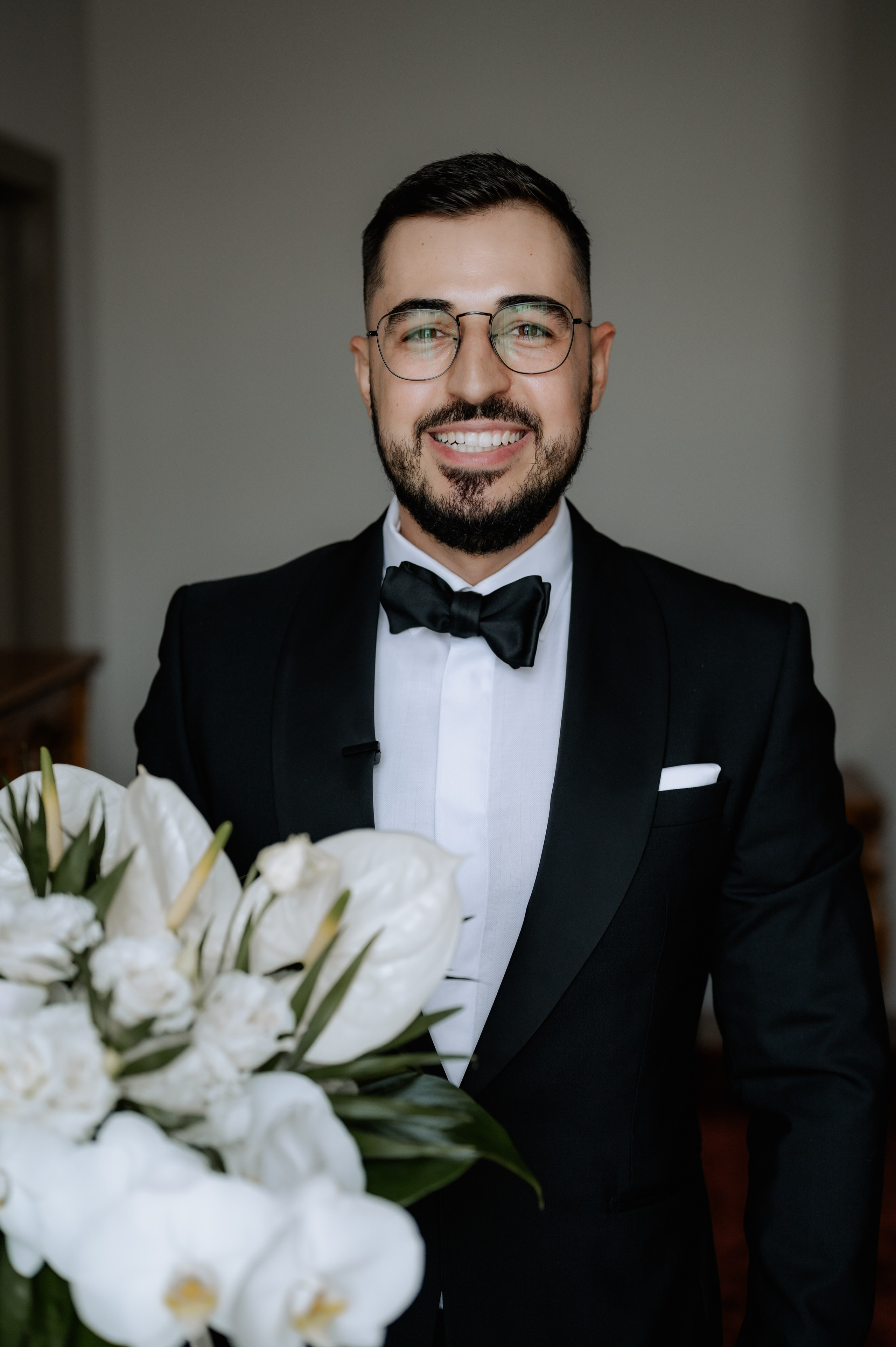 Cununie civila in aer liber , artificii de zi colorate , decor nunta , nunta la Hotel Traian. Proud Vision Weddings | Wedding Photography & Film — Servicii profesionale Foto Video Nunta Iasi