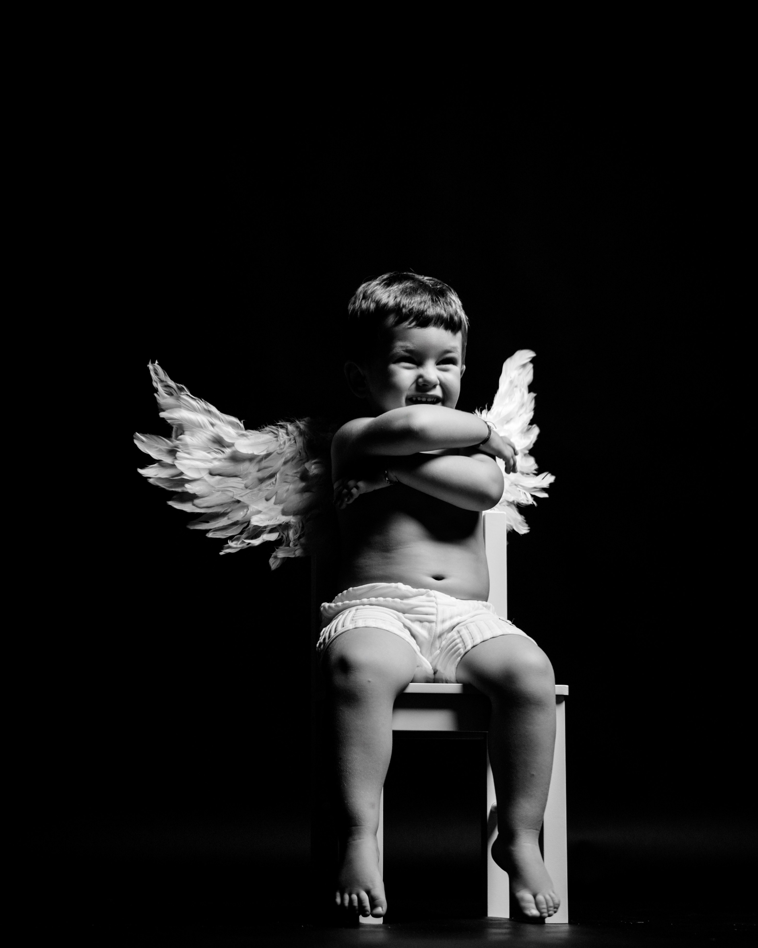 Contact vStudio. VStudio — mai mult decât fotografii