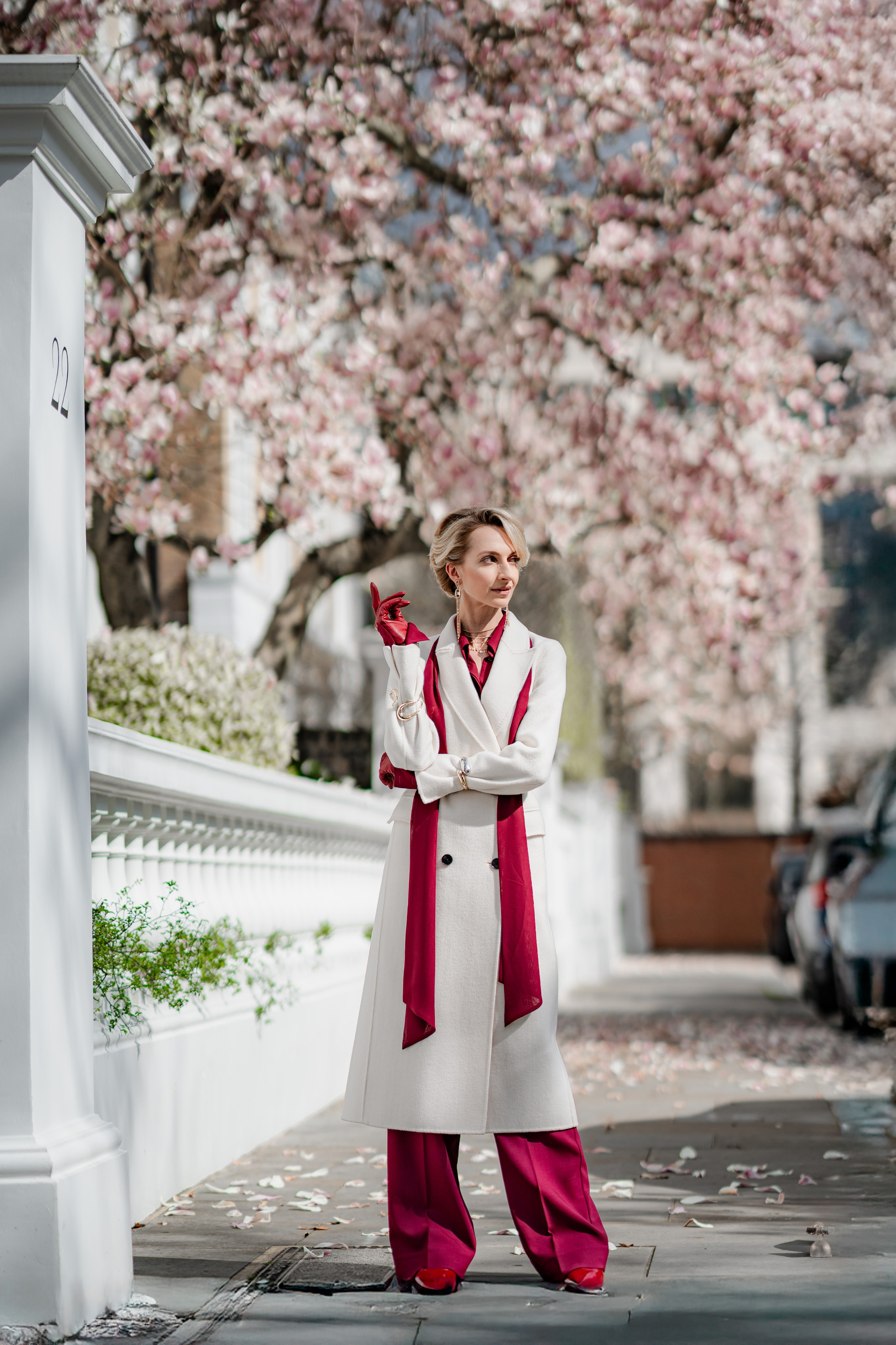 Magnolia in Chelsea with Myroslava. Tonya Kyrylenko photographer in London