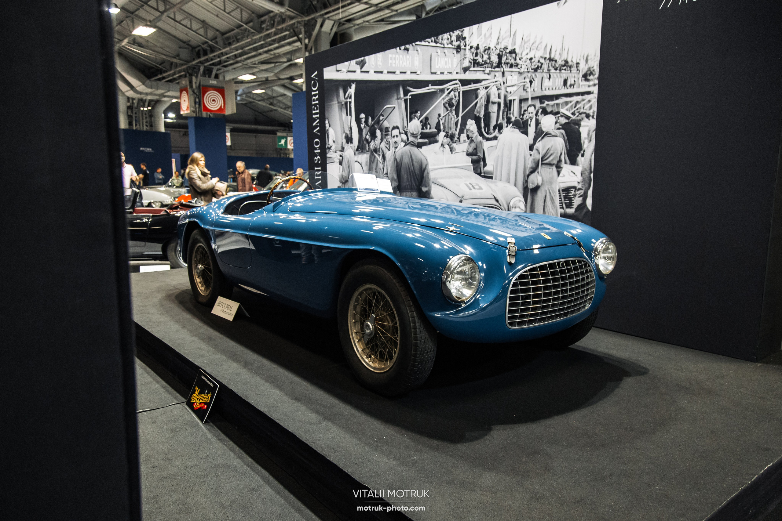 Retromobile 2023. Photographer in Paris — Vitalii Motruk