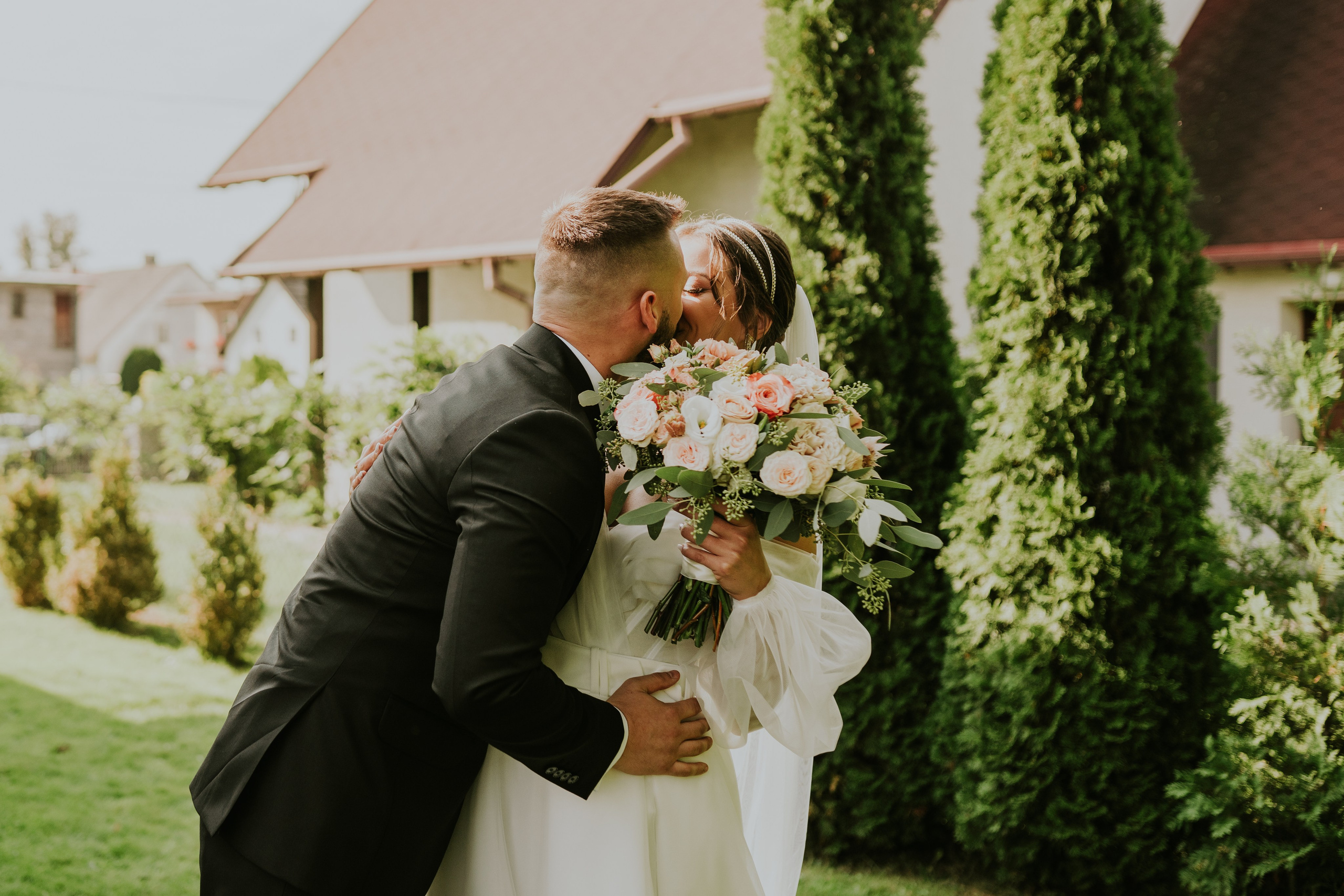 Sala Koralowa w Jaworzu: Opowieść o ślubie Nikoli i Kacpra. Karkowskafoto - fotografia miłości
