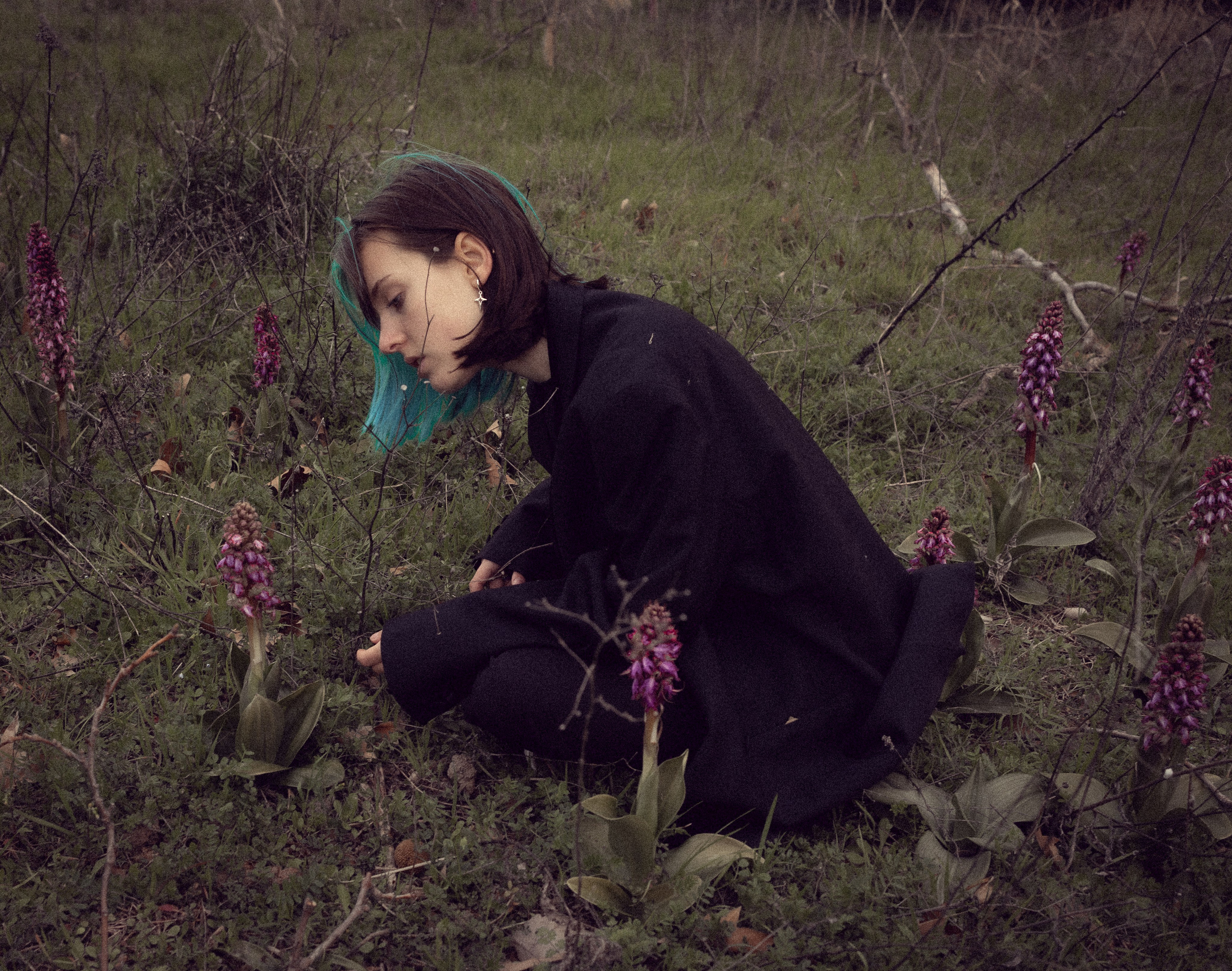 Portrait de femme charismatique. Histoires d’amour, séances photos de famille et de mariage en France