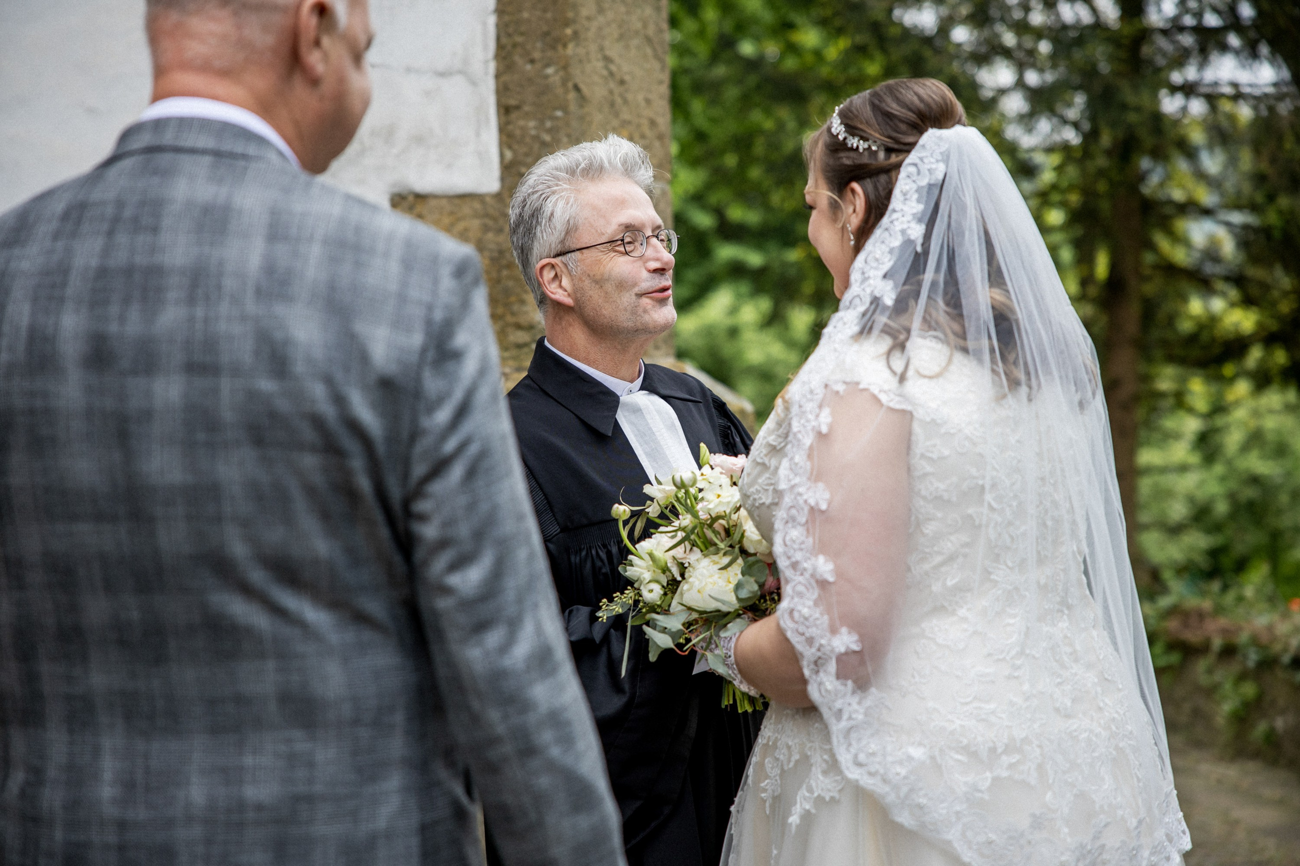 Kirchliche Trauung in Oerlinghausen. Hochzeitfotograf in Bielefeld