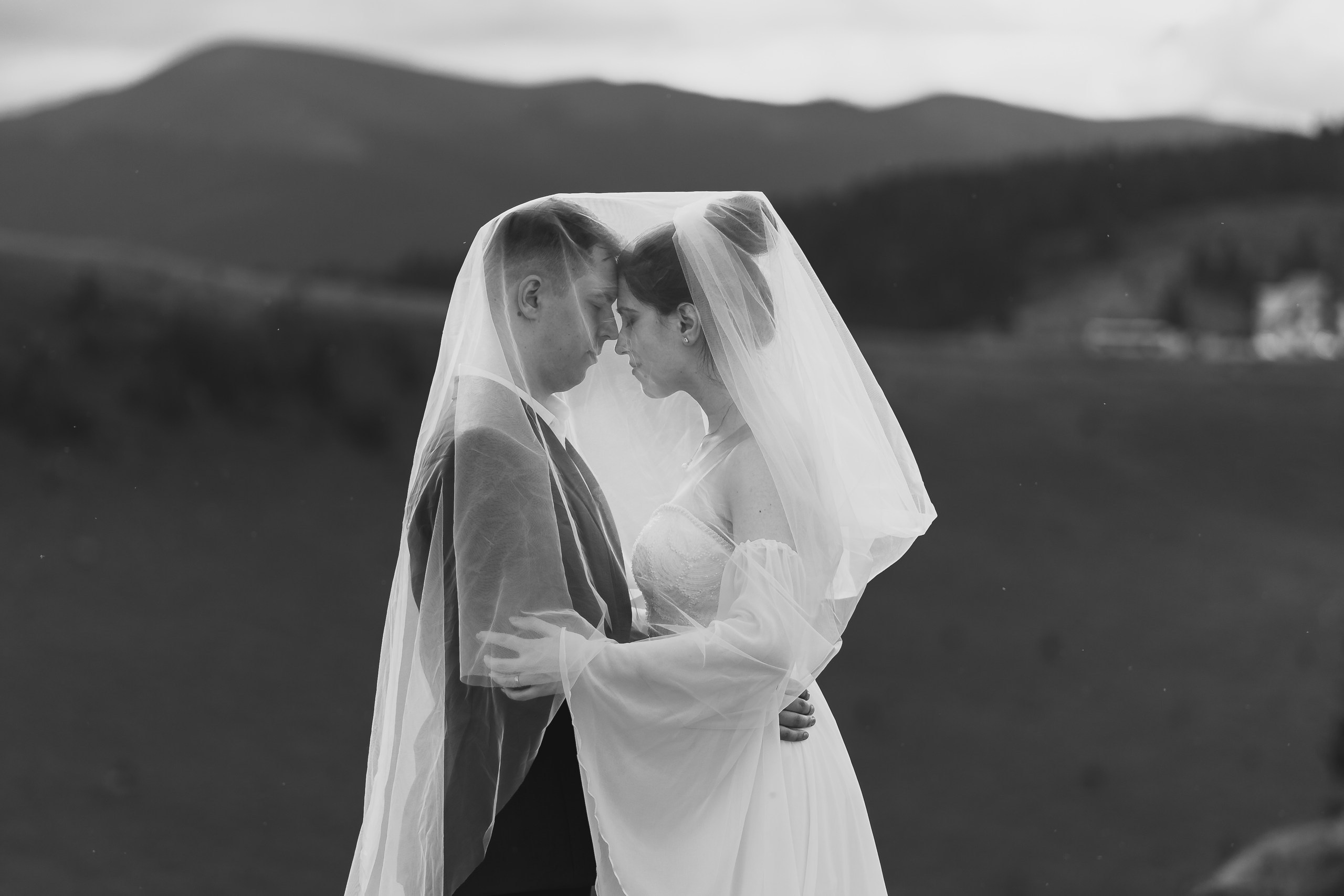 Trash the Dress la Lacul Bolboci  | Mihai Popa Fotograf. Fotograf Nuntă & Botez București - Mihai Popa | Dincolo de oameni, imortalizez emoții!