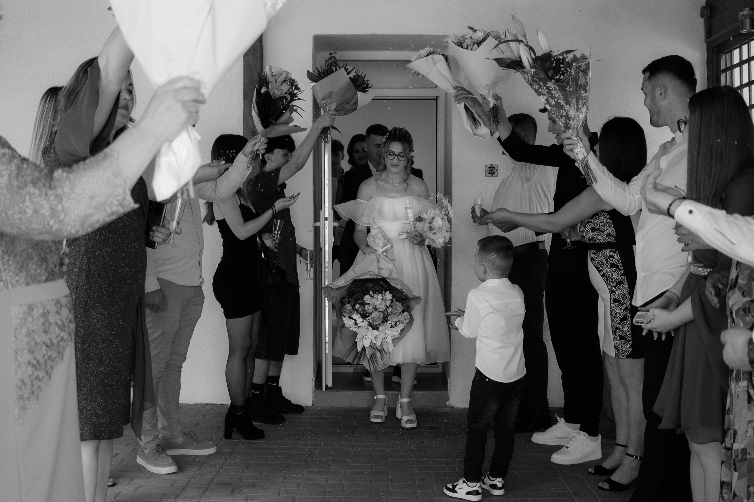 Oana & Vasile. Fotograf si videograf — evenimente si studio