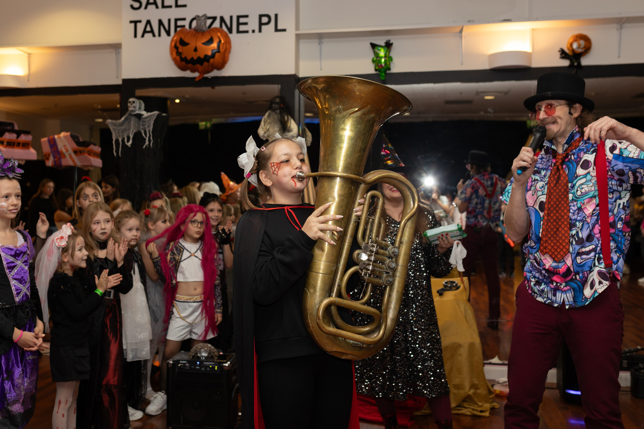 Leo dance studio Helloween 2025. Семейный и детский фотограф в Варшаве Мила Бобровская