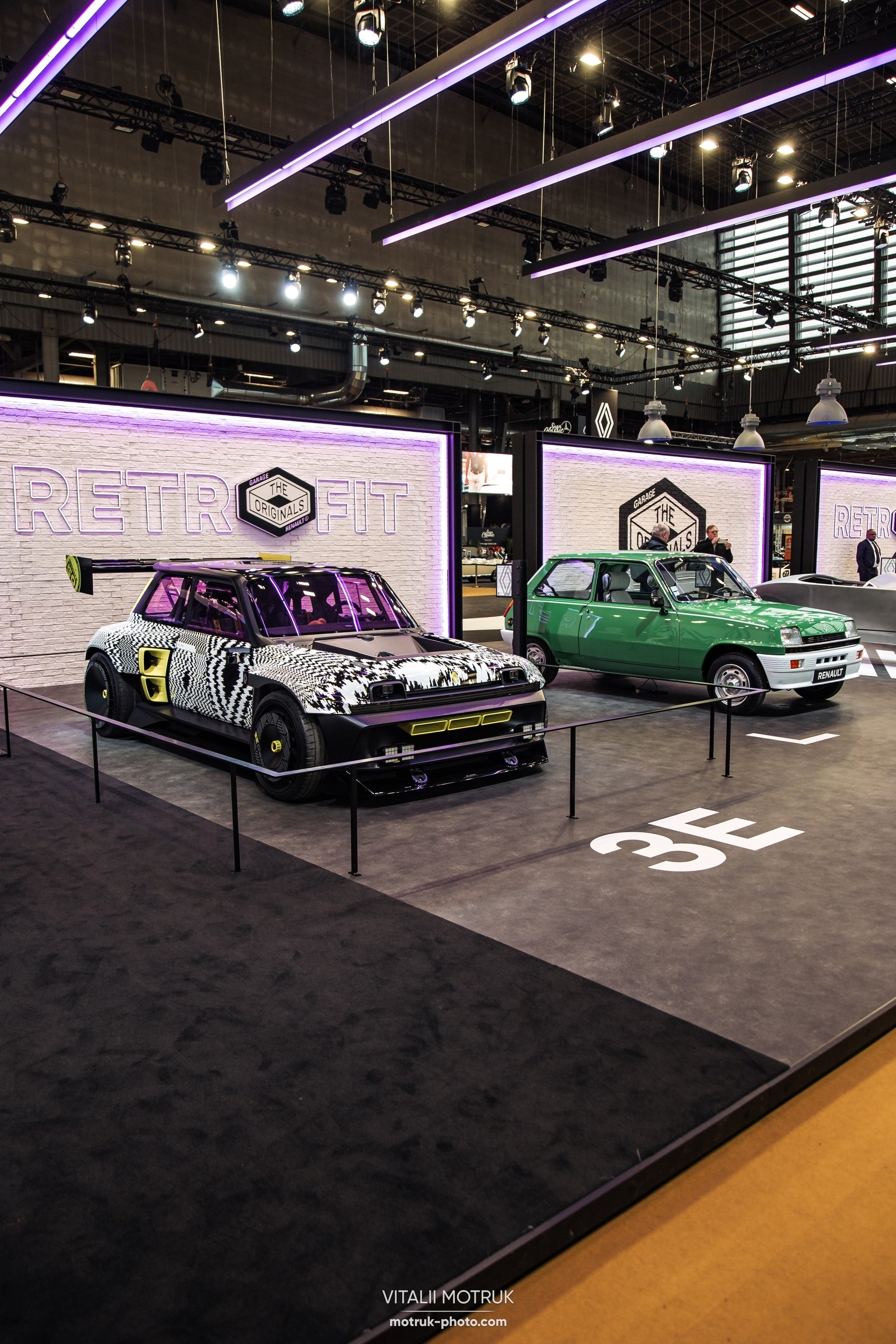 Retromobile 2023. Photographer in Paris — Vitalii Motruk