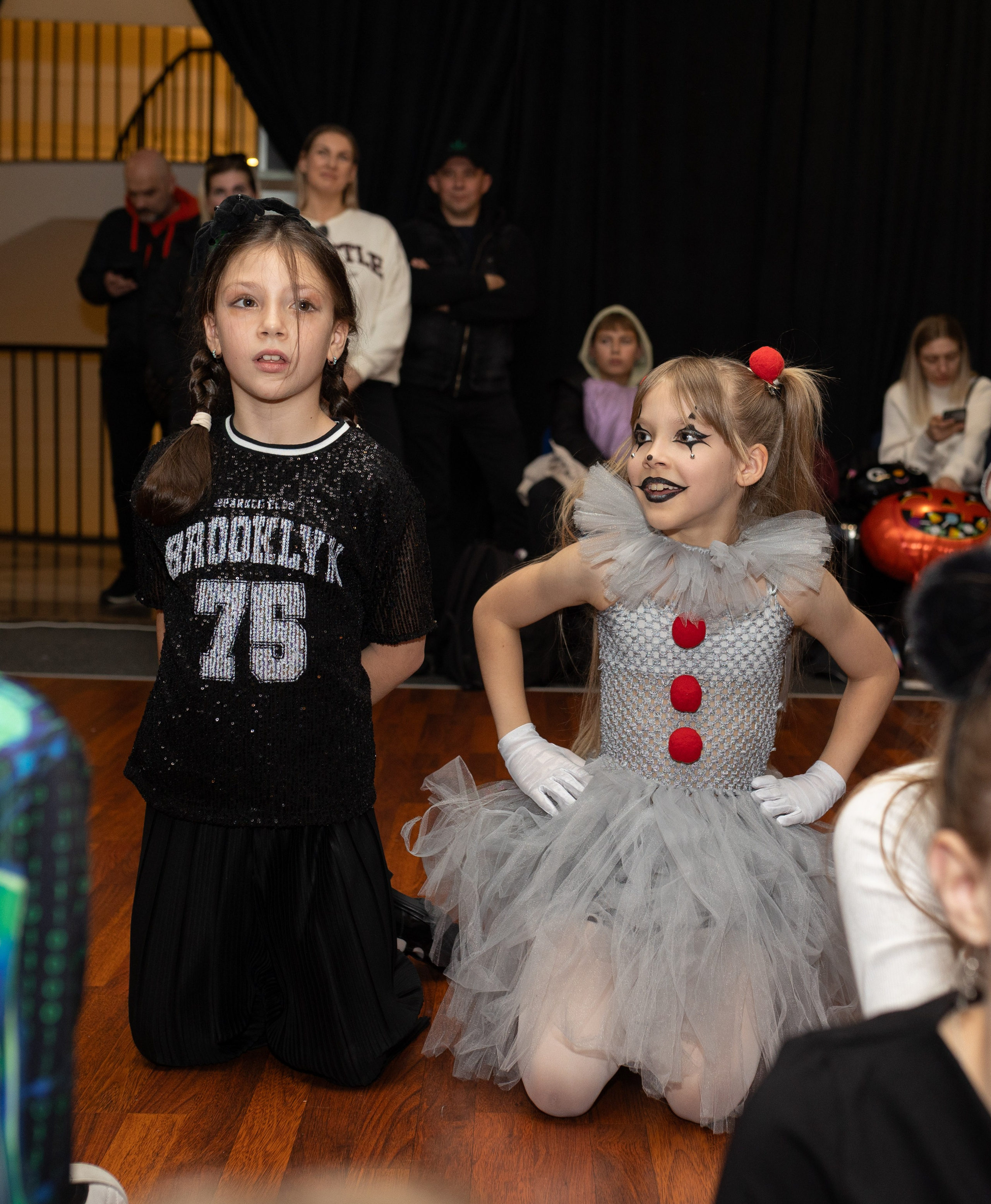 Leo dance studio Helloween 2025. Семейный и детский фотограф в Варшаве Мила Бобровская