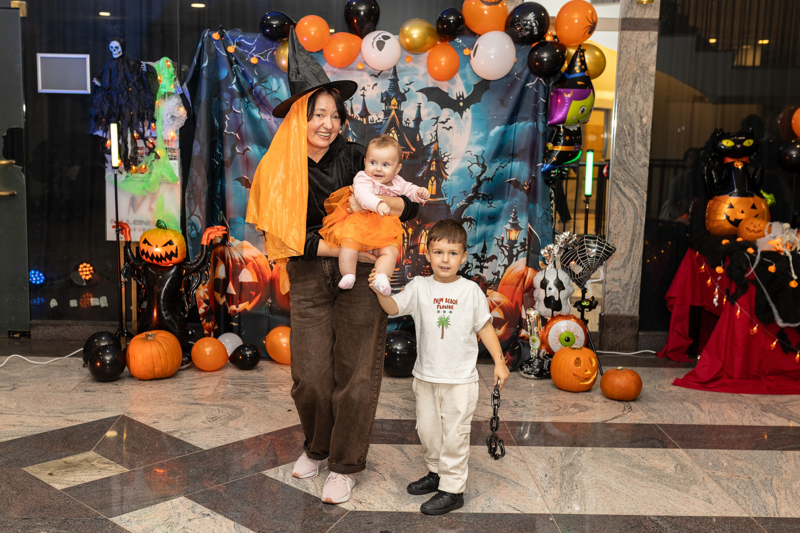 Leo dance studio Helloween 2025. Семейный и детский фотограф в Варшаве Мила Бобровская