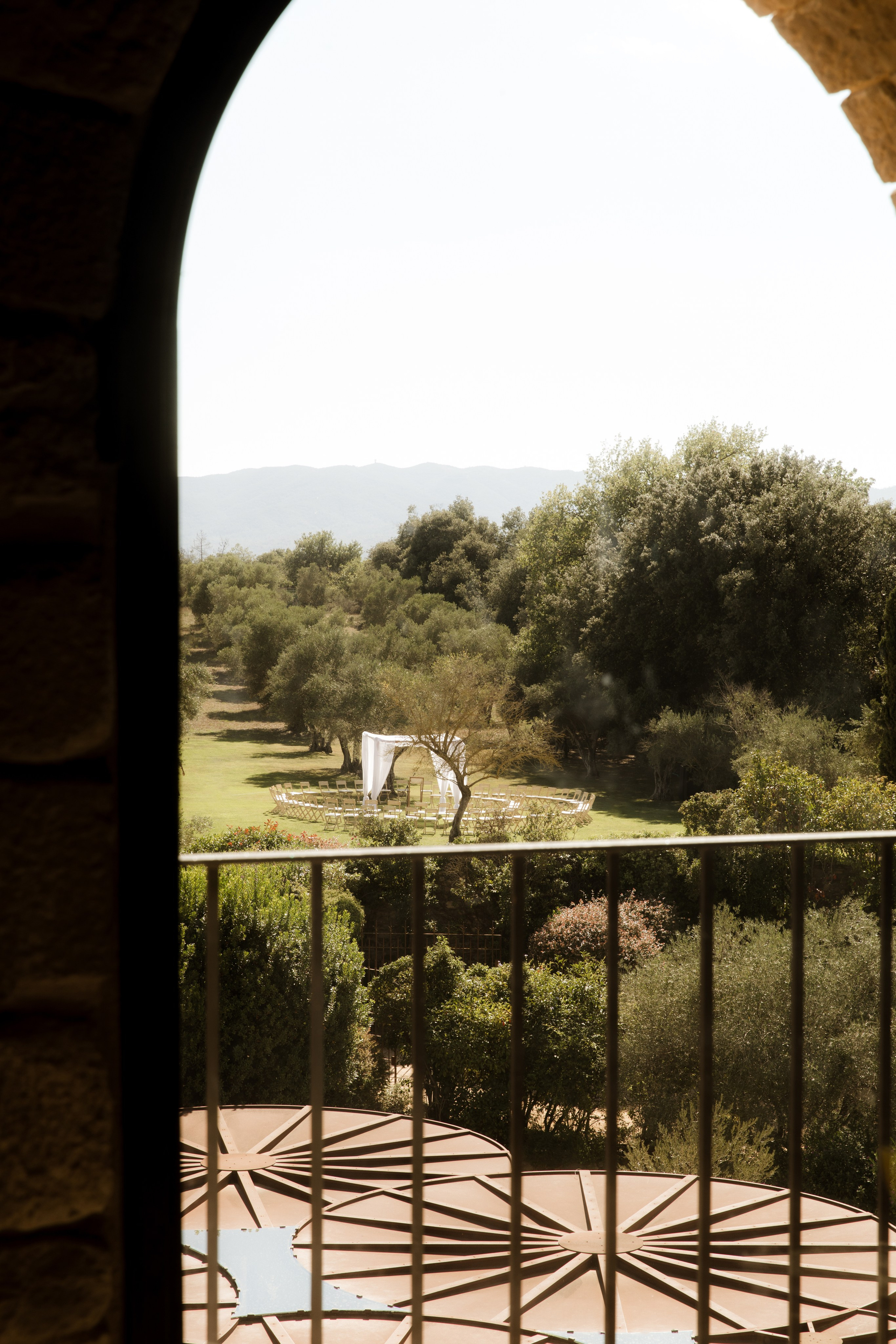 PJ & Yonna. Hotel Castell d’Emporda. Paola wedding photographer / videographer in Barcelona