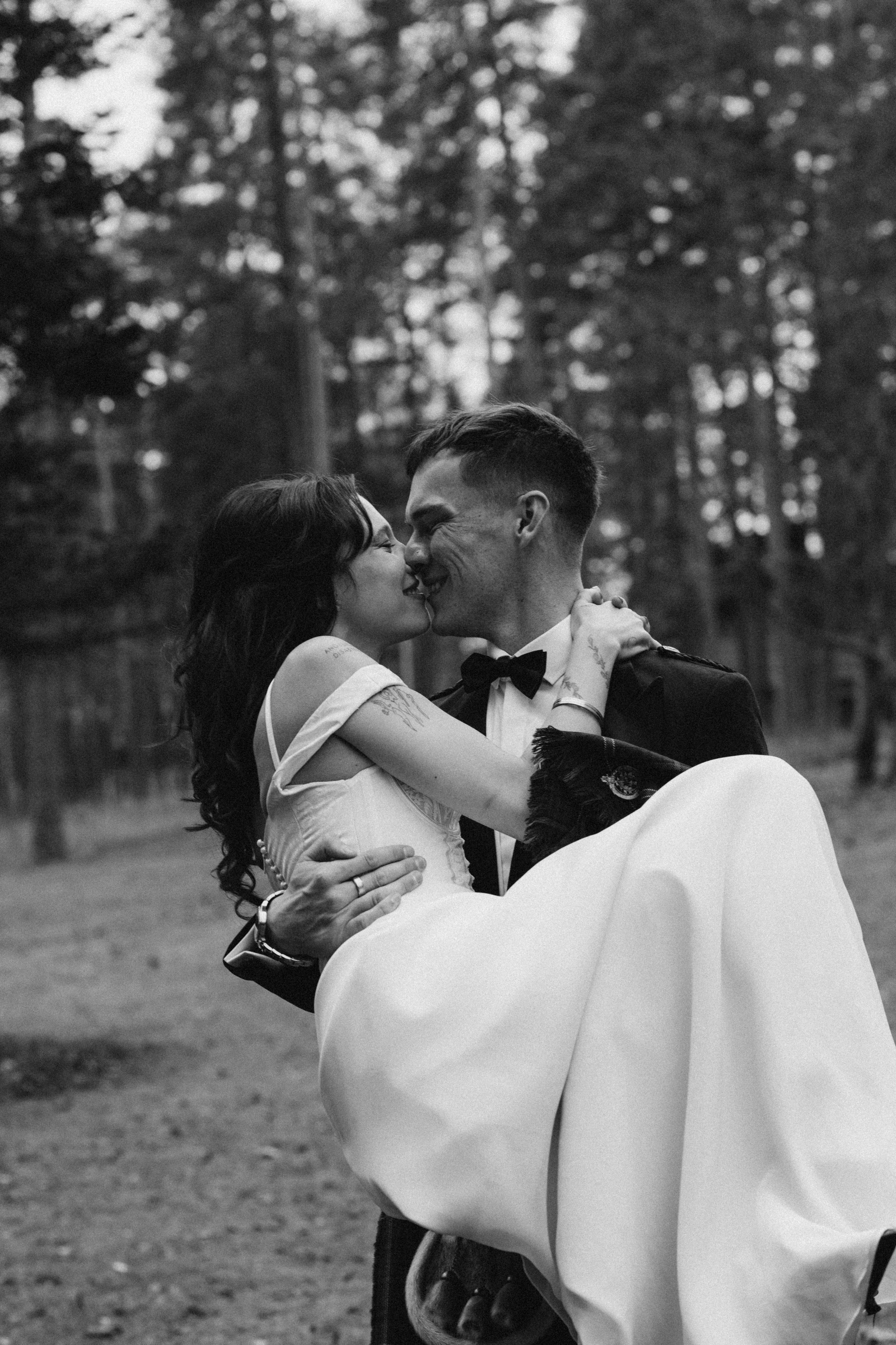 Venla & Kerr. Wedding and portrait photographer in Helsinki Vickan O