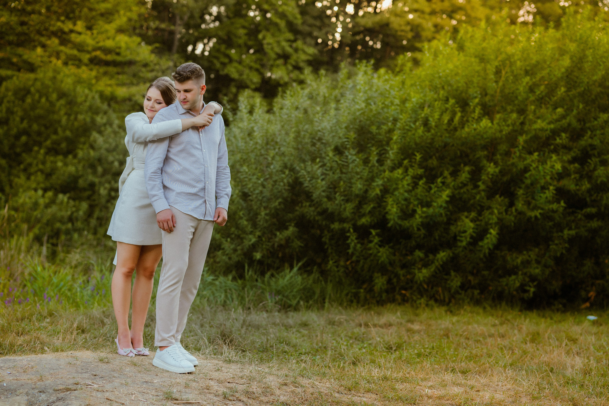 Fotograf profesionist de nuntă. Cu o abordare creativă și tehnici unice, spunem povestea voastră prin imagini pline de iubire și naturalețe. Descoperă arta fotografiei de nuntă . Fotograf Iasi, fotograf de nunta Suceava. Fotografii de nuntă. Pachet fotografii de nuntă. Fotograf Iasi, fotograf Suceava, fotograf Botosani, fotograf Romania. Servicii foto nuntă. Servicii foto-video.