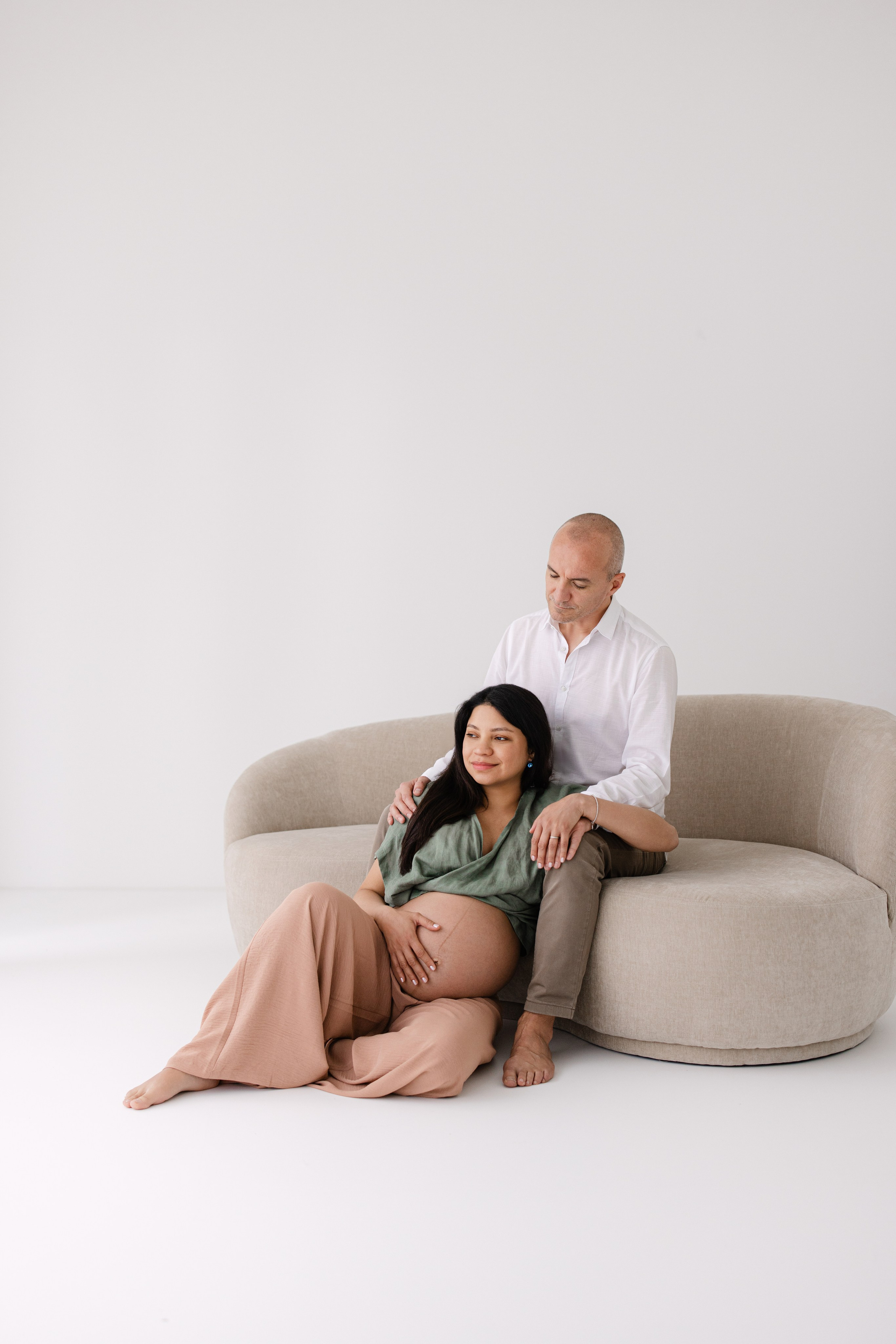 Zeitlose und moderne Schwangerschaftsfotografie in Zürich & Uster — natürlich, unkompliziert und ohne Kitsch. Wedding and Family Photographer Switzerland and Italy. Valeria Diaz