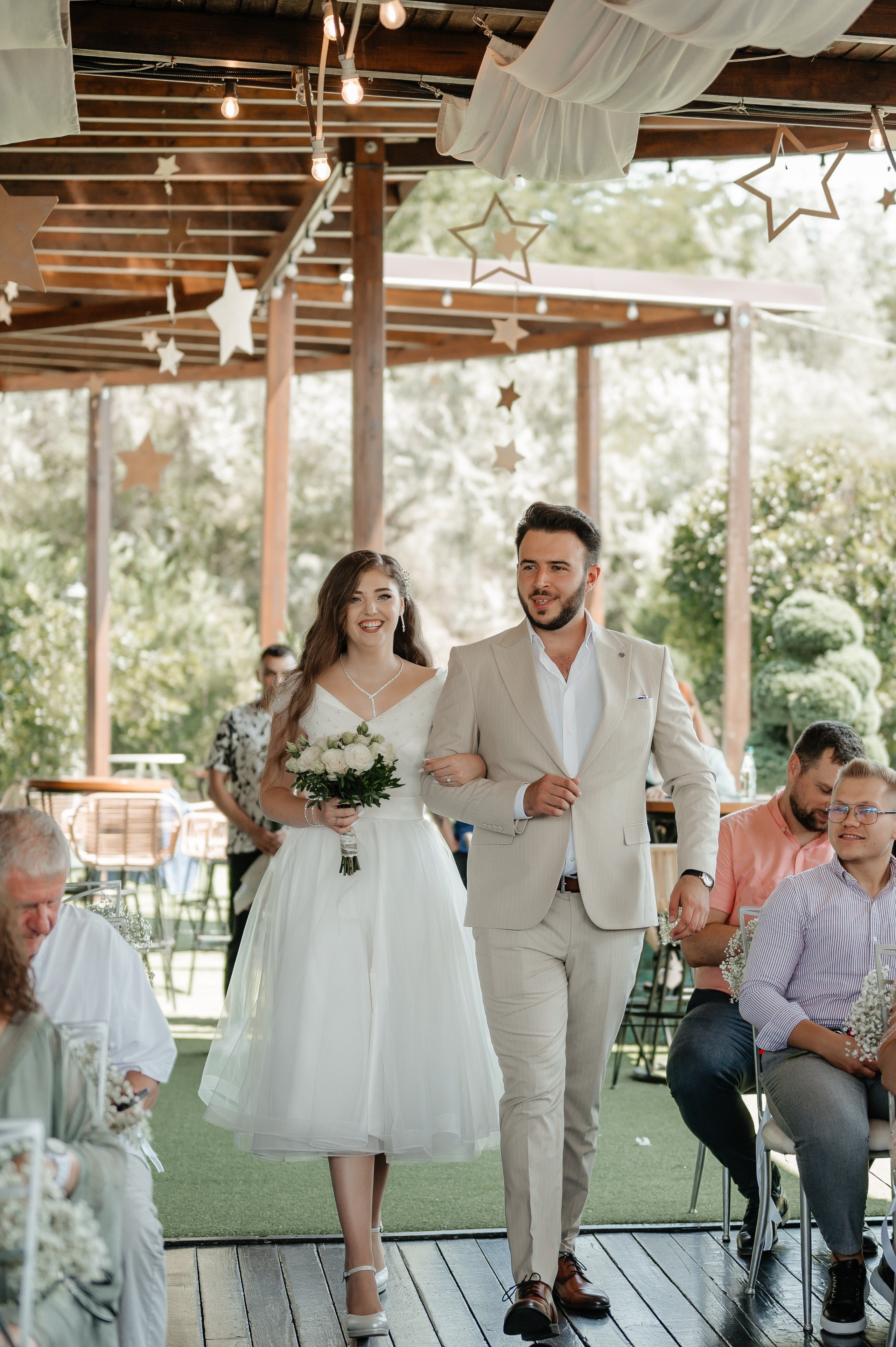 Cununie civila in aer liber si sedinta foto de cuplu. Proud Vision Weddings | Wedding Photography & Film — Servicii profesionale Foto Video Nunta Iasi