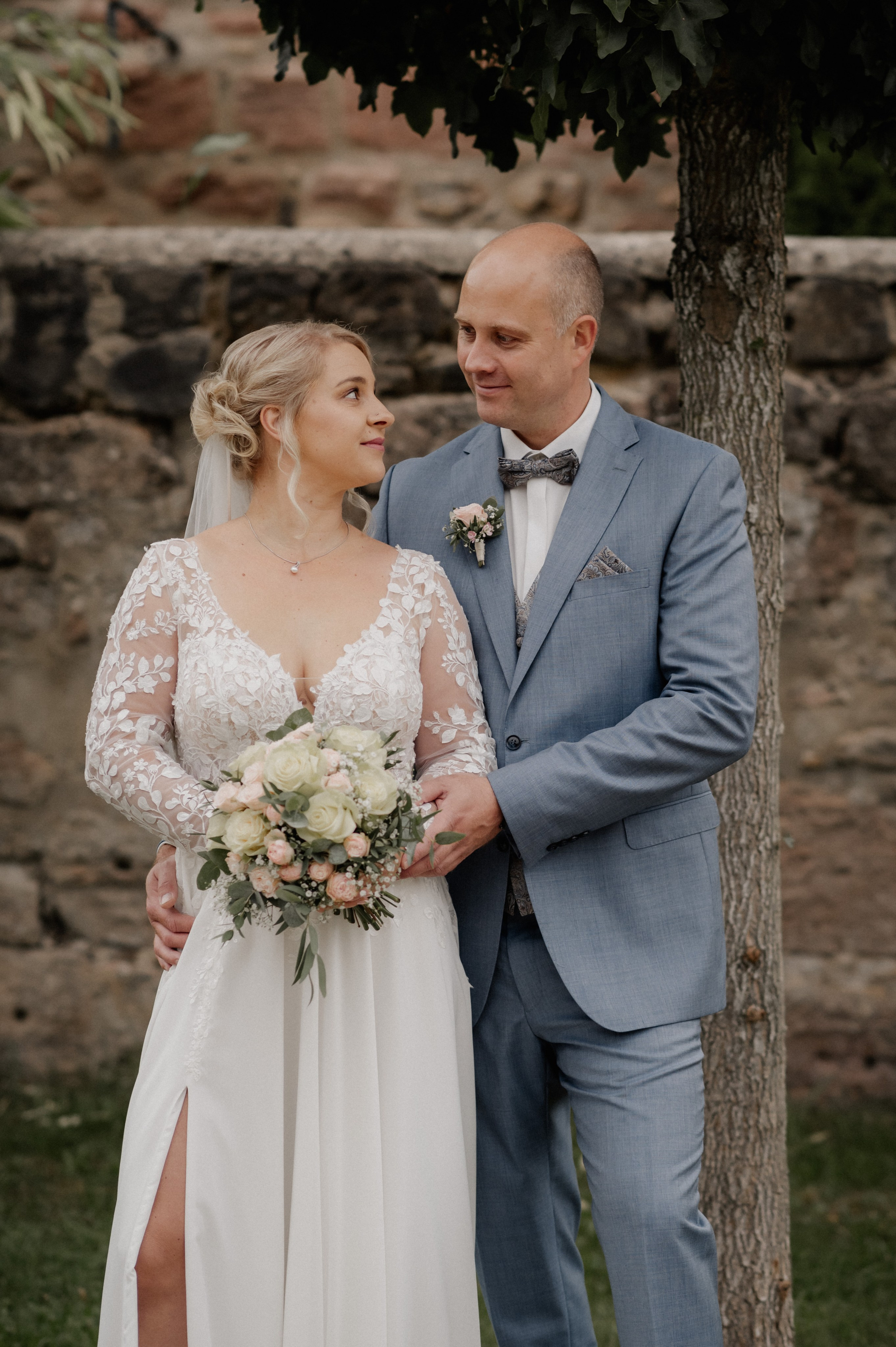 PRE-WEDDING IN WOLFRAMS-ESCHENBACH. Photographer in Nuremberg Irina Mehnert from Ansbach
