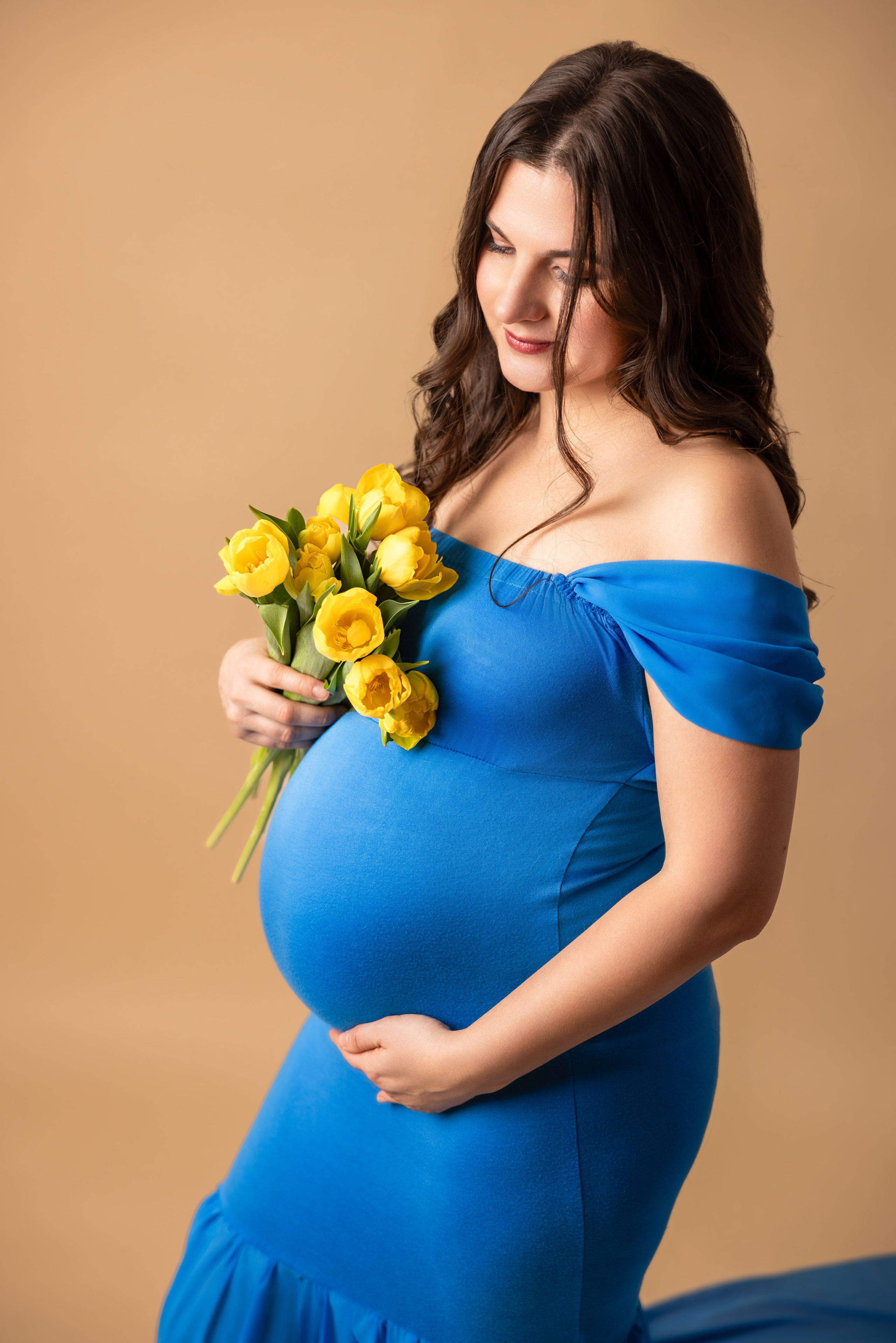 Maternity photoshoot in Dresden – soft and emotional pregnancy photography