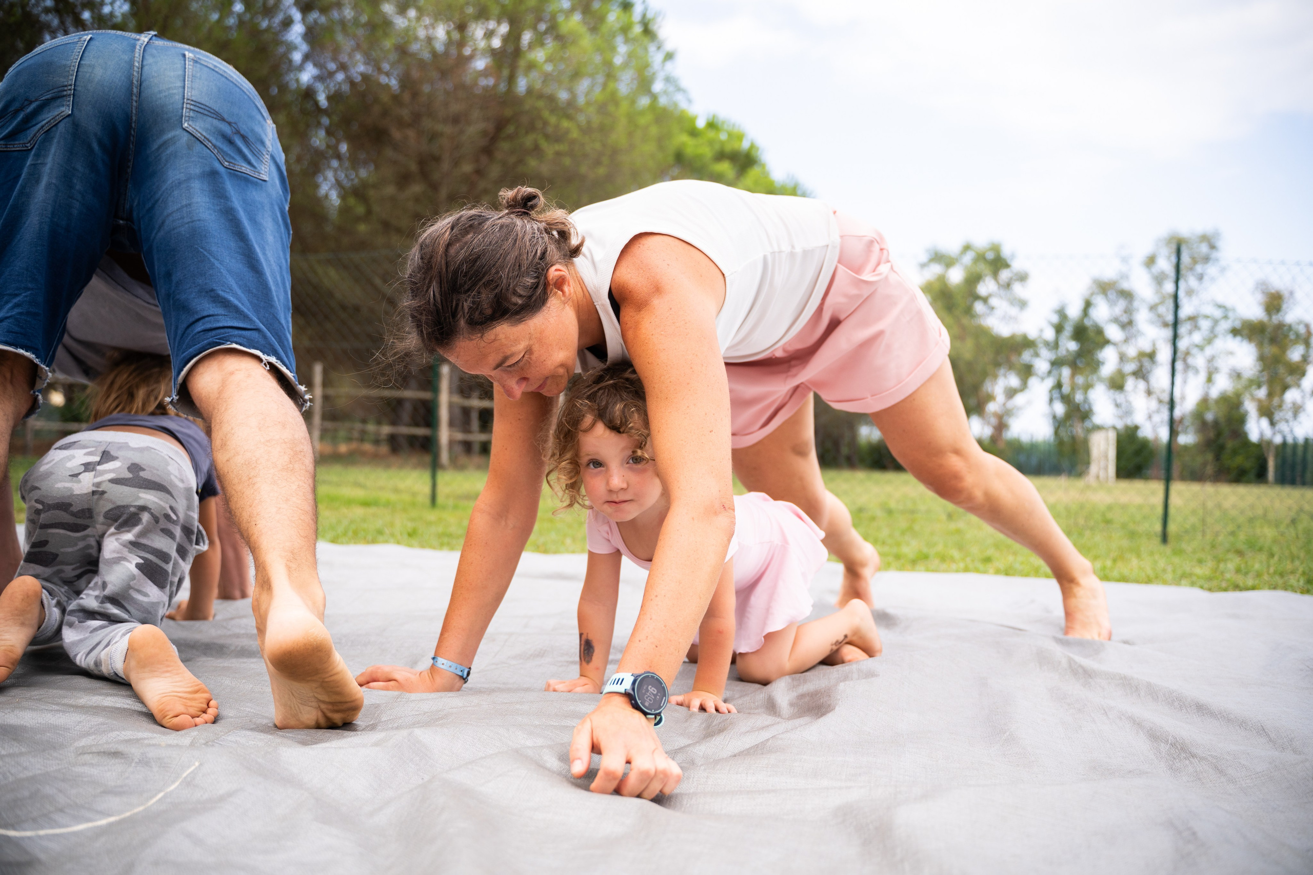 Детская игровая контактная импровизация. Семейные лагеря в Европе с Ниной Янечковой и Ириной Зиновьевой